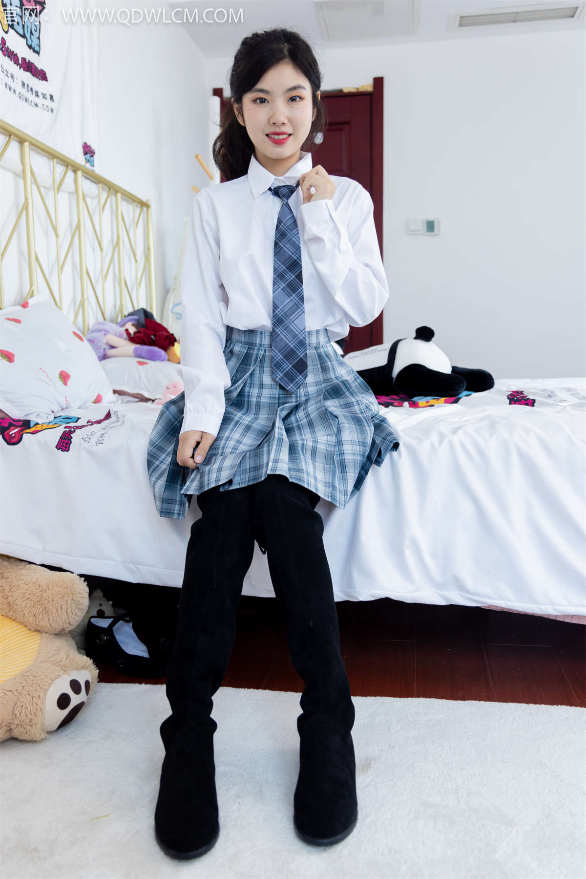 物恋传媒 NO.1276 米米-空气中的青草香-日更街拍