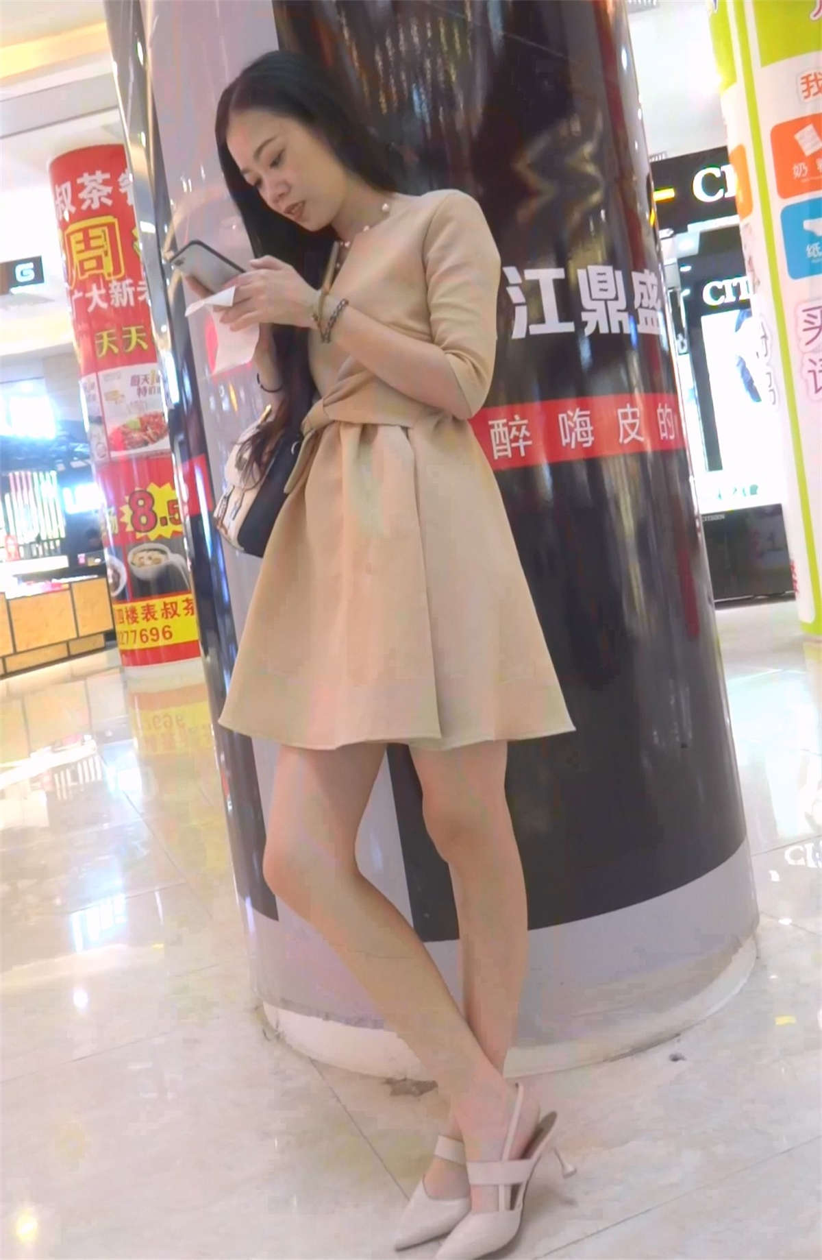 图片[2]-相貌漂亮的MM-日更街拍