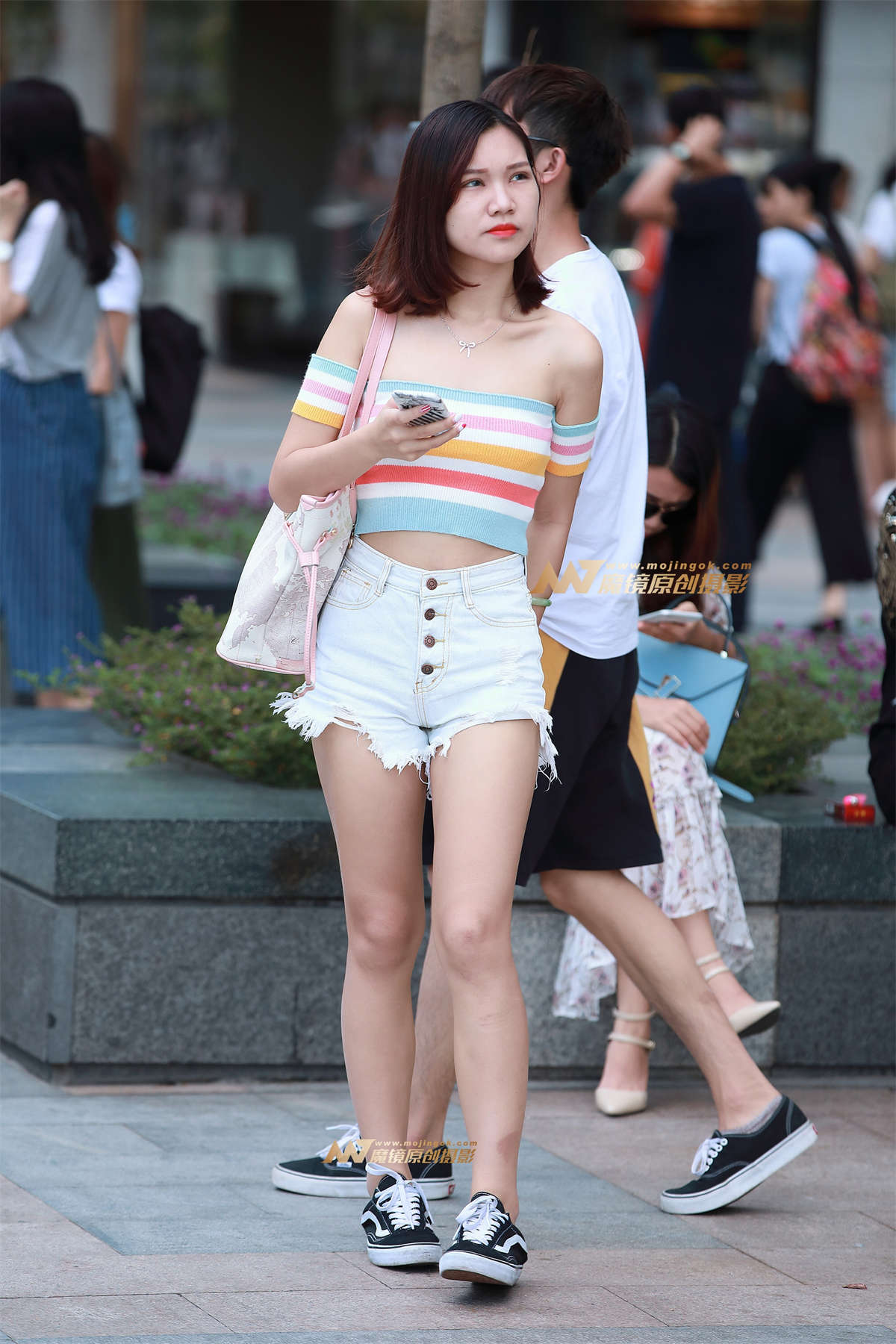 热裤，一字肩，小性感-日更街拍