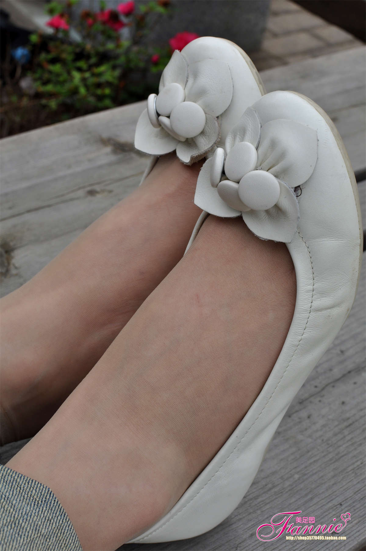 Fannie芬妮美足园NO.637 秋韵偶拾之闲适（白色船鞋肉丝）-日更街拍