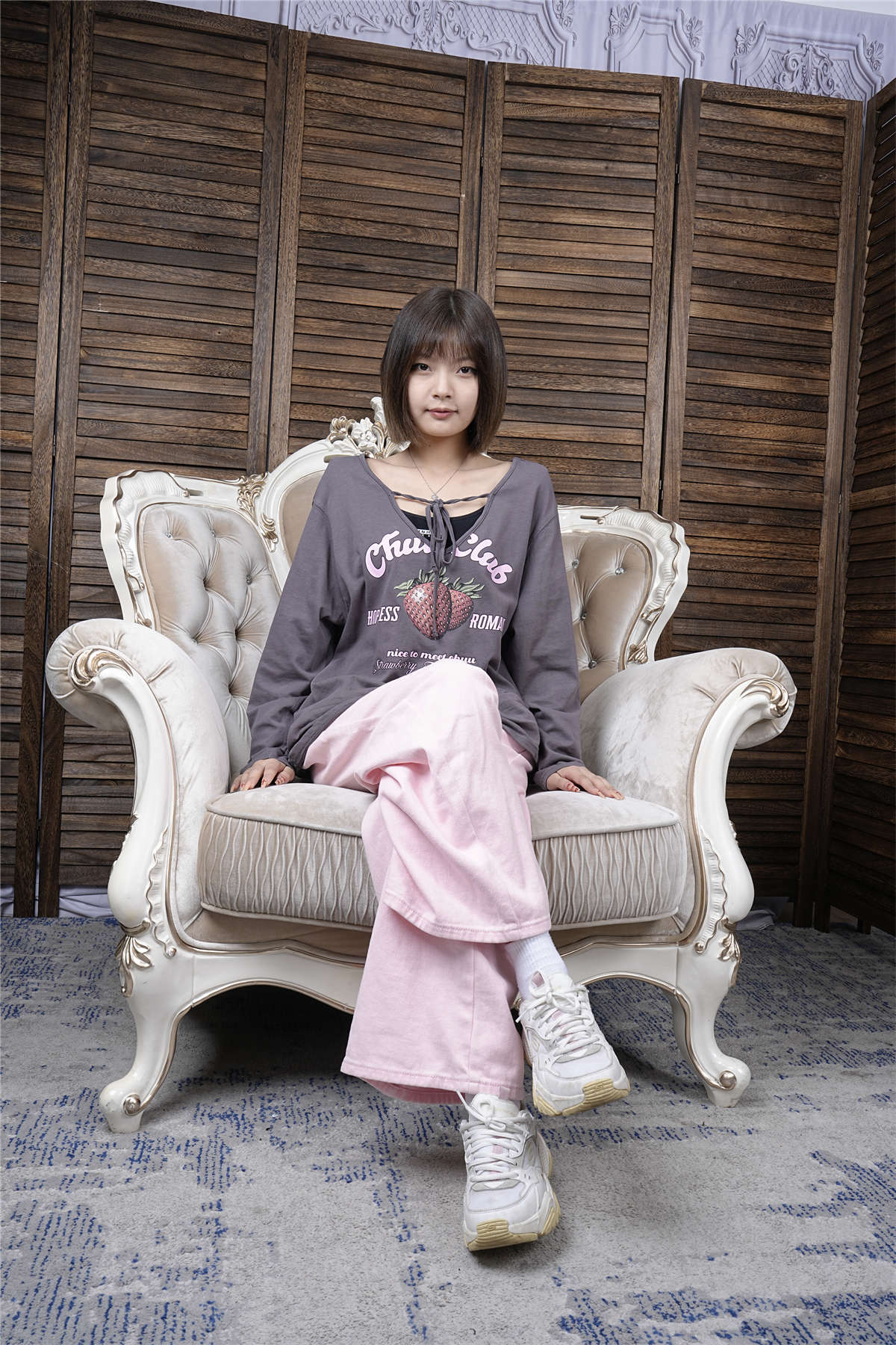 图片[2]-Sexy Asian Girls Feet No.043 倩倩展示她的原味白棉袜裸足-日更街拍