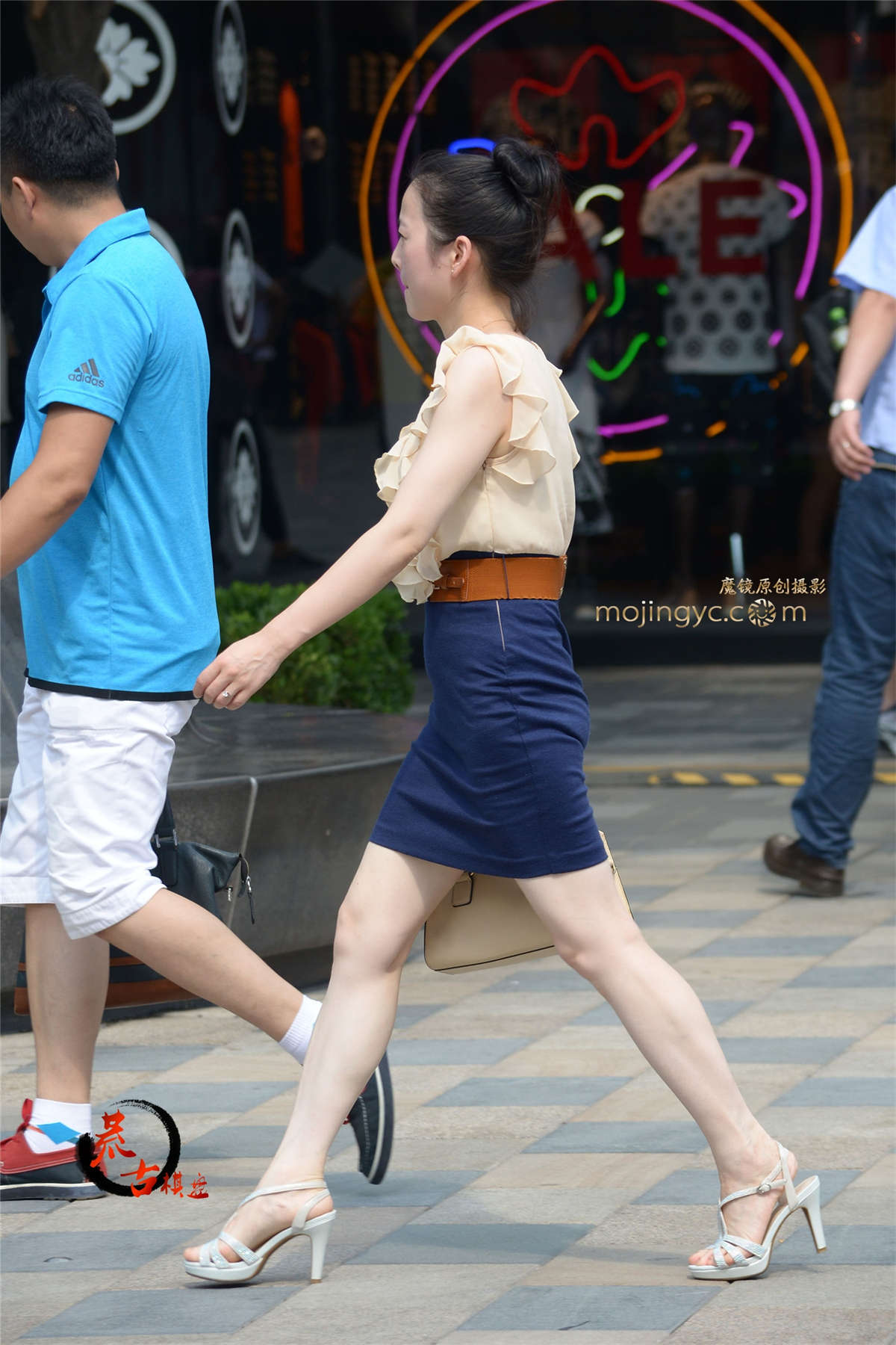 图片[2]-11-17 牛仔紧身一步裙-日更街拍