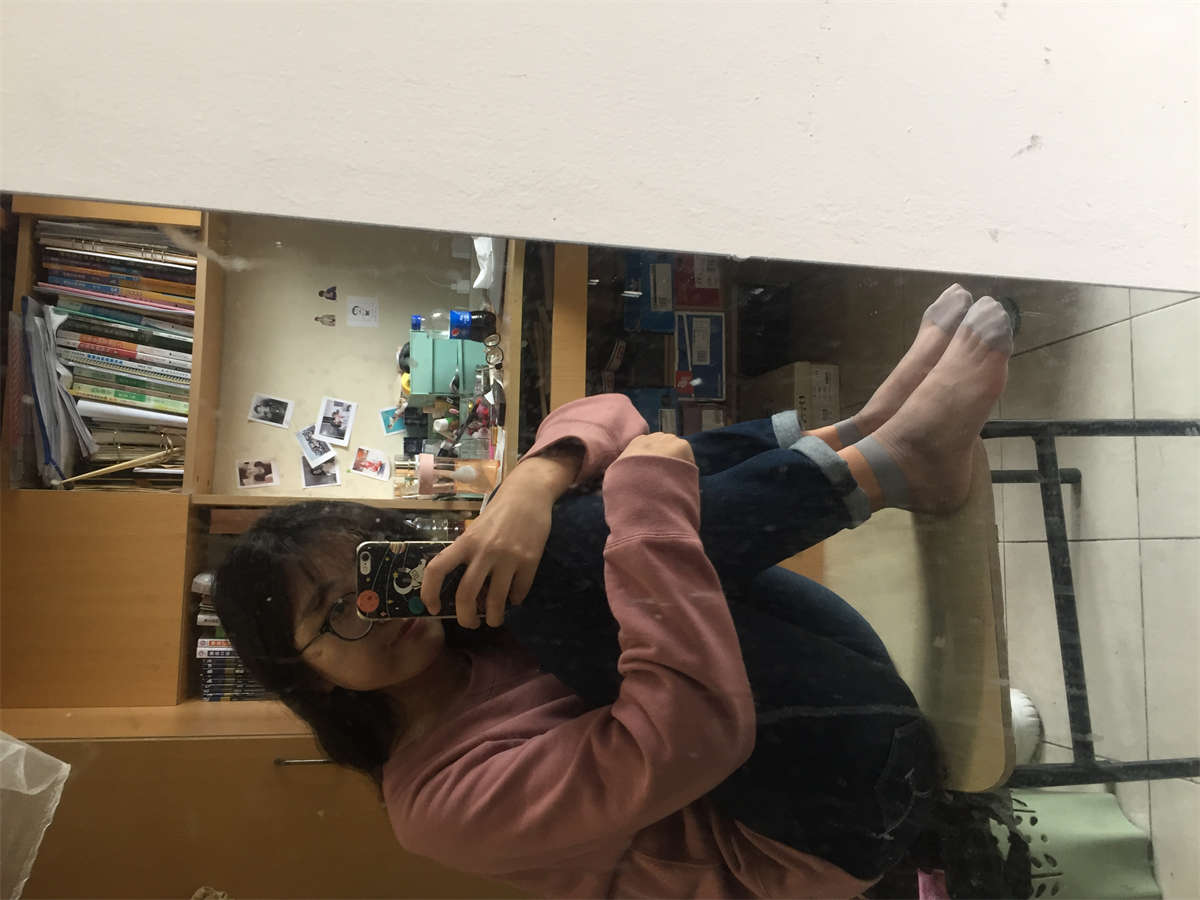 学妹校园寝室短丝系列007期 朱晨伊-日更街拍