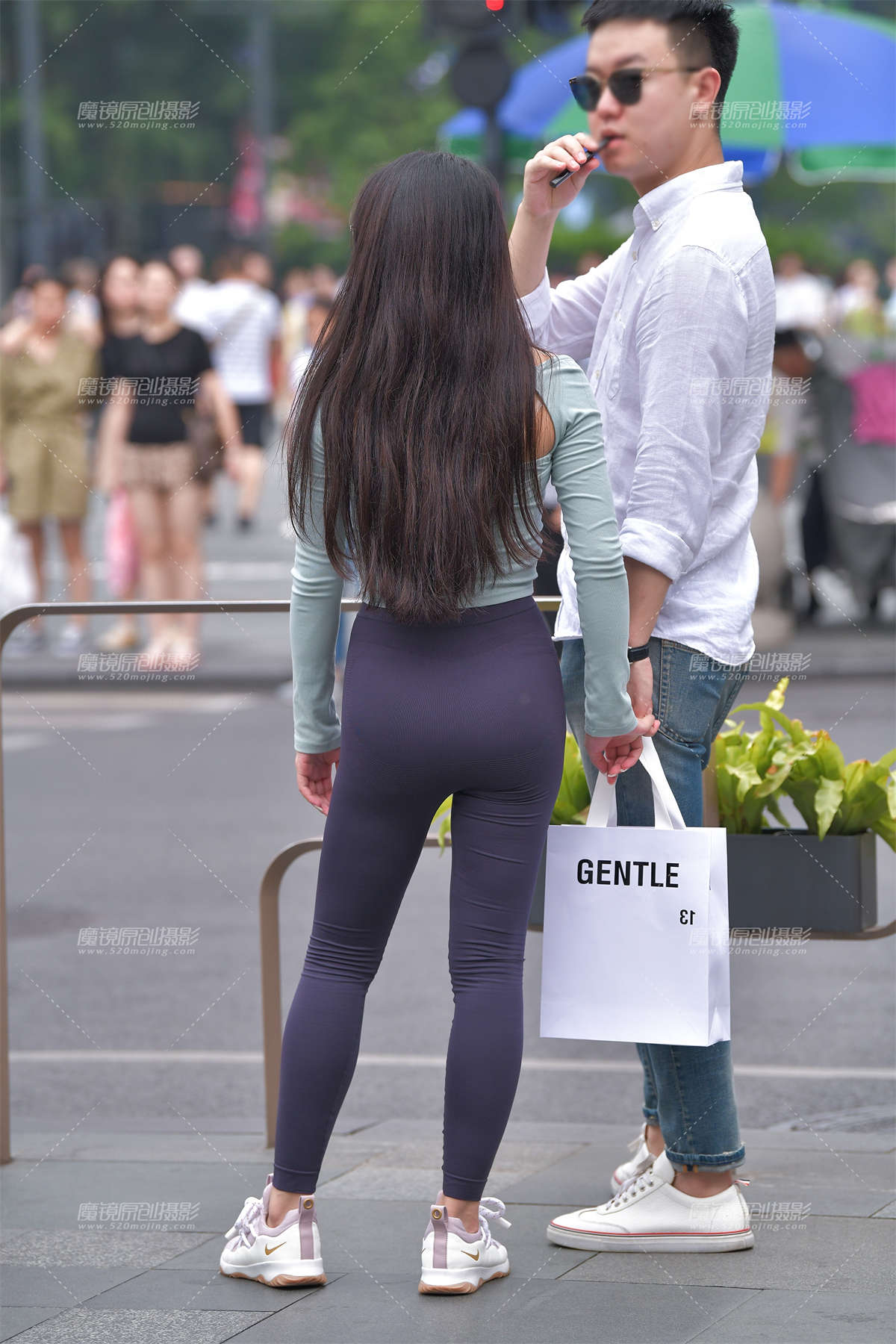 图片[2]-[视觉冲击赛贴】性感的紧身裤女友-日更街拍