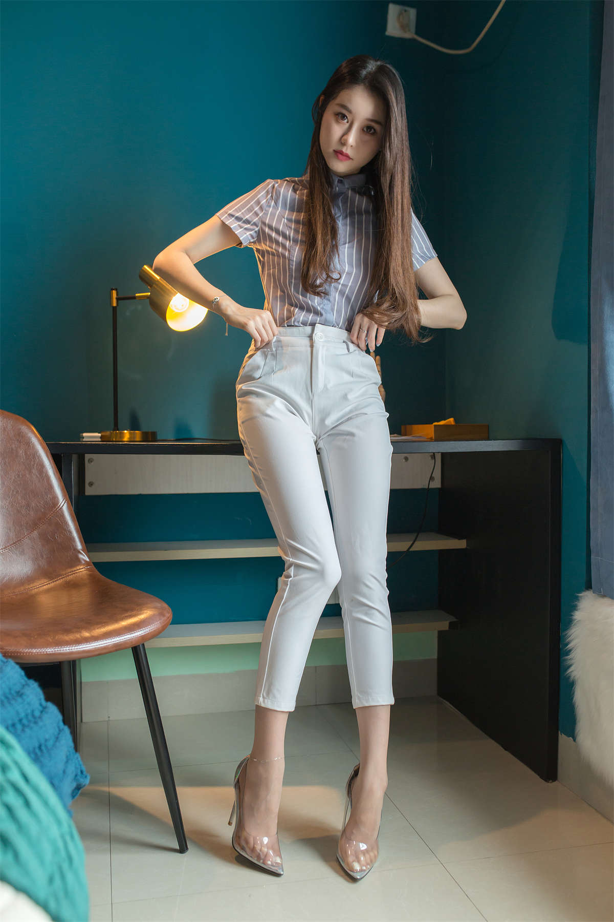 图片[2]-Sia不吃鱼 肉丝足尖-日更街拍