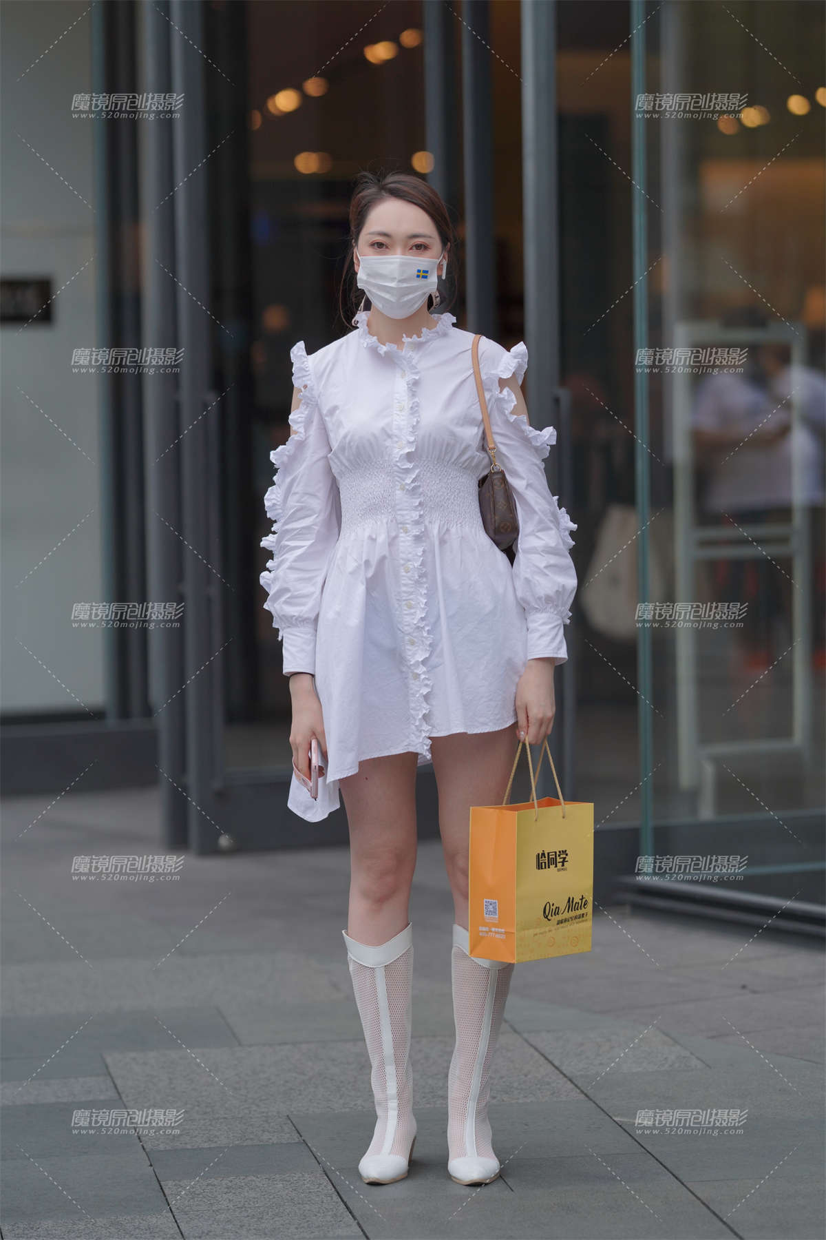 高挑白裙美女 真美-日更街拍