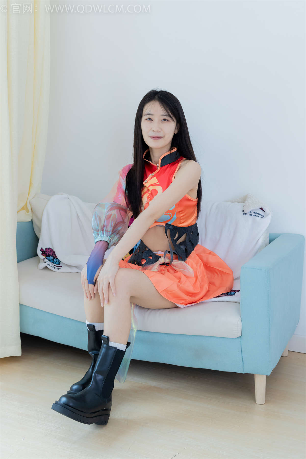 物恋传媒 NO.2050 菜菜-枫叶黄-日更街拍