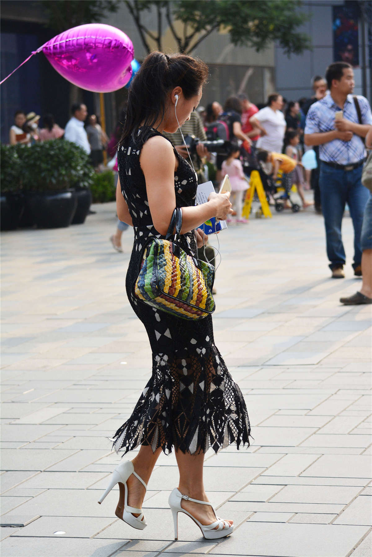 图片[2]-9-26 紧身裙，碎花边-日更街拍