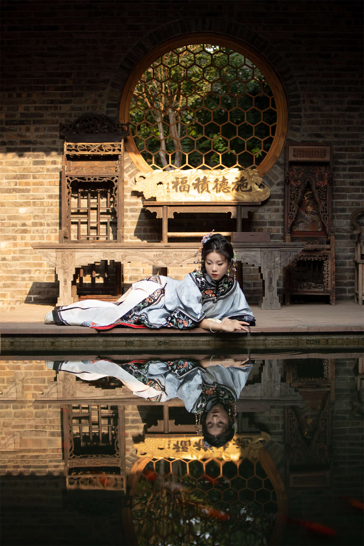 YITUYU艺图语 2023.05.02 四四方方一片天 一方伊人yi插图1