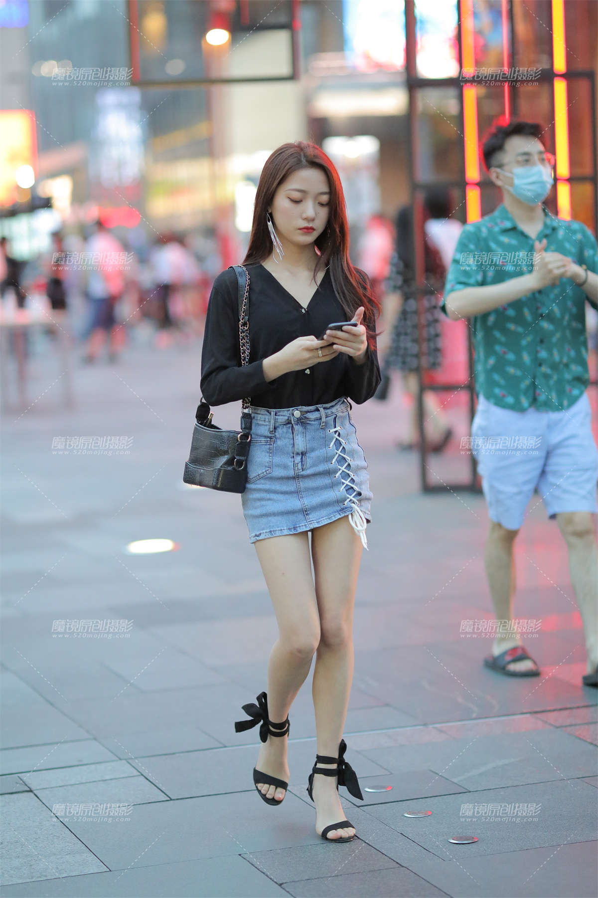 短裙小美女-日更街拍