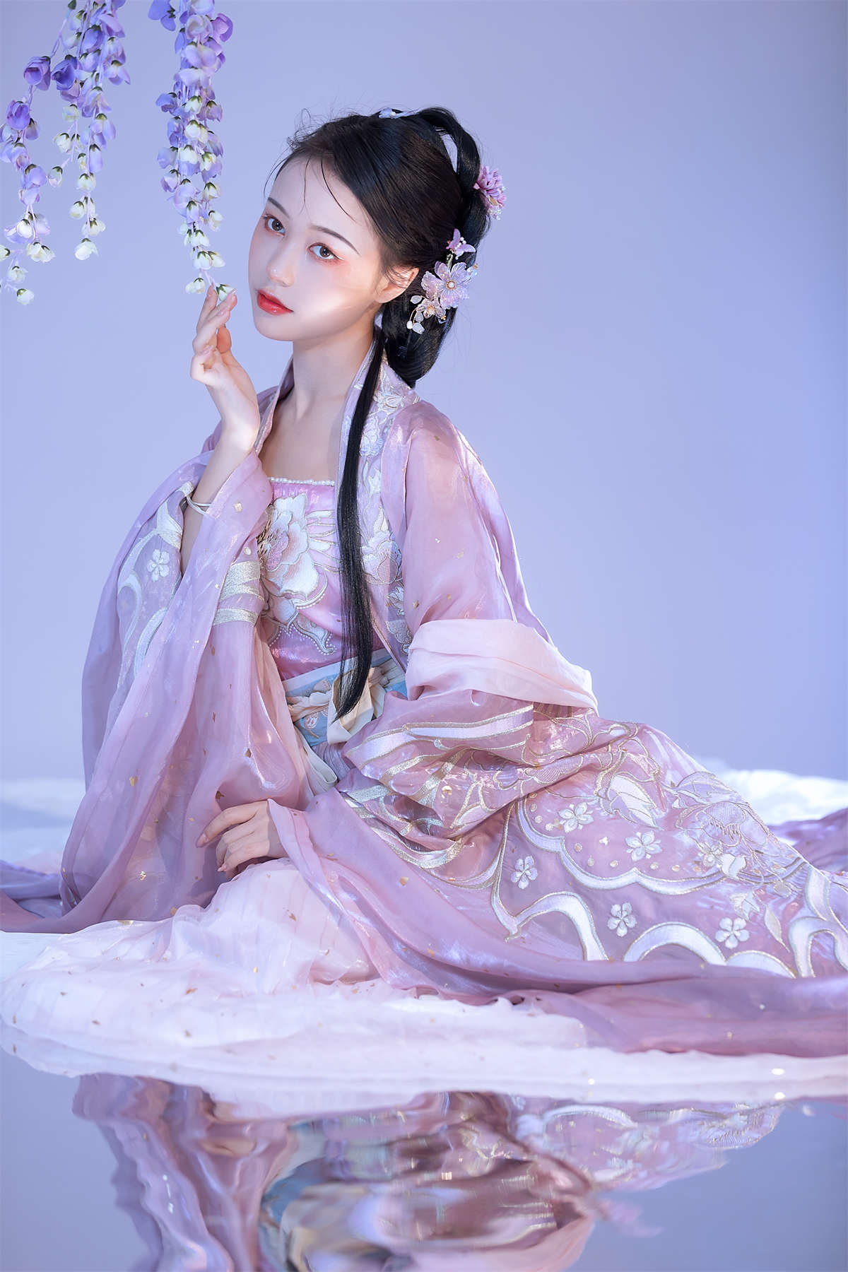 YITUYU艺图语 2022.08.12 镜花水月 梨一依-日更街拍