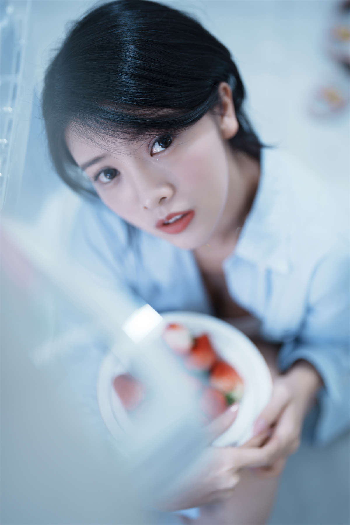 YITUYU艺图语 2023.05.02 夜半偷偷趴冰箱，一点点微光摄影 喵喵喵是锦儿呀插图1