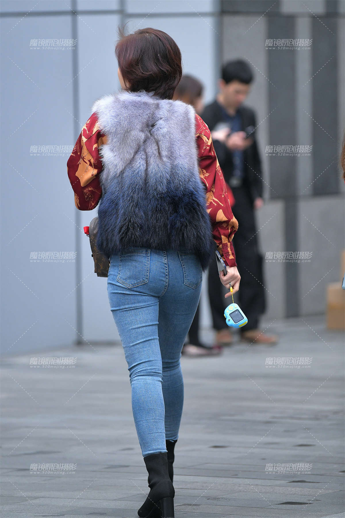 图片[2]-天气有点冷的紧牛__-日更街拍