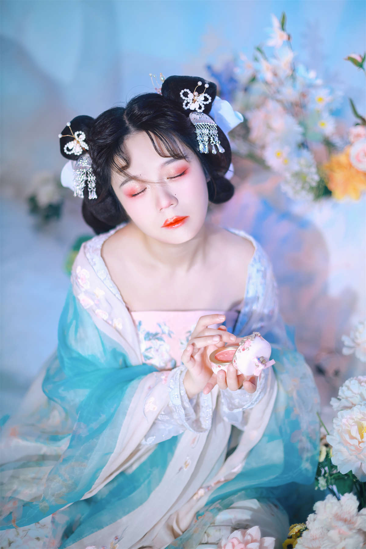 YITUYU艺图语 2022.03.06 燕脂 Suky喜欢软绵绵毛茸茸的团子-日更街拍