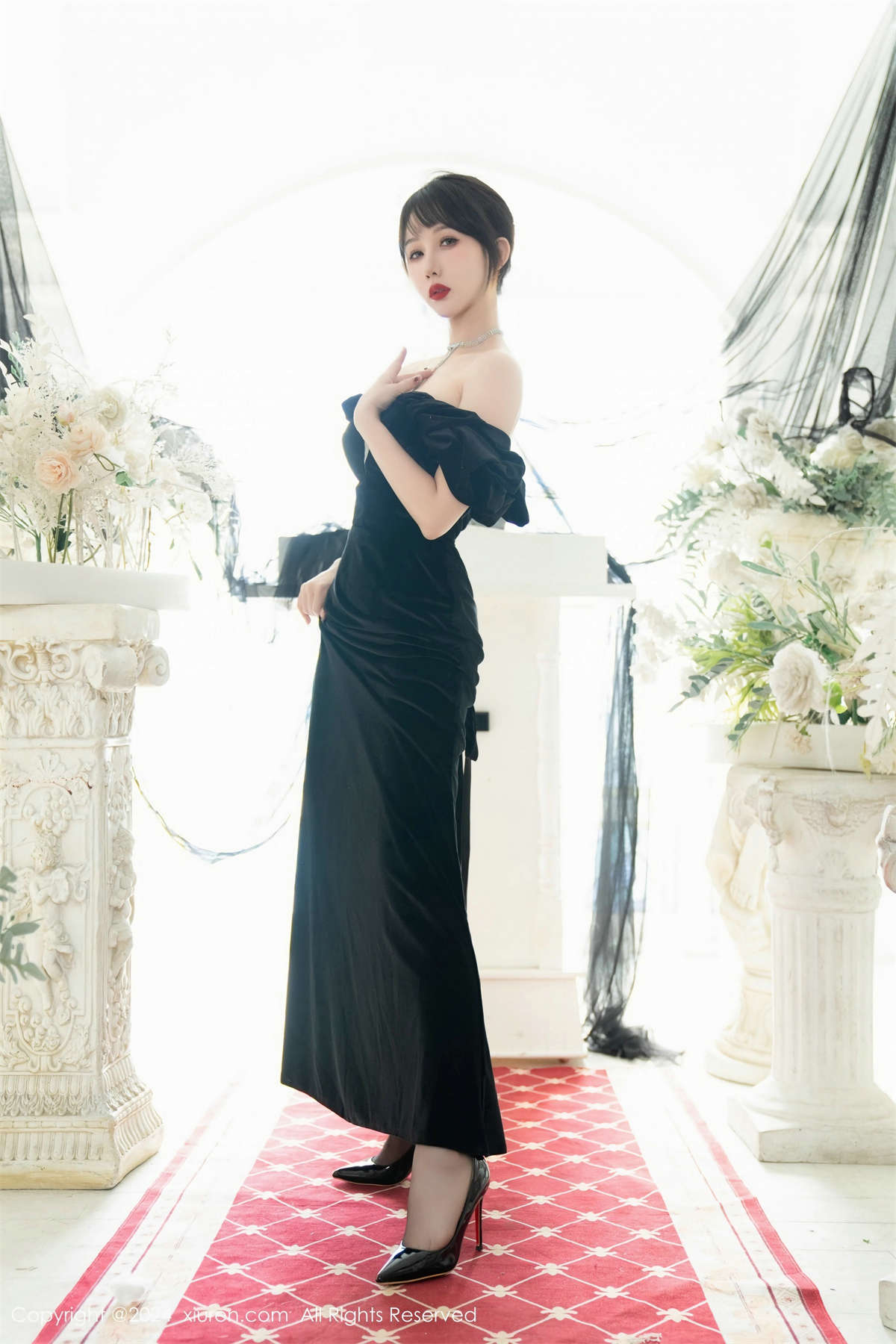 图片[2]-Xiuren秀人网 2024.02.05 No.8070 波巧酱-日更街拍