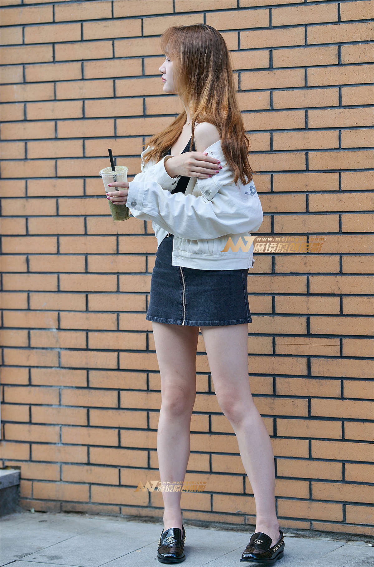 左手倒影赛帖：时尚性感小美女-日更街拍