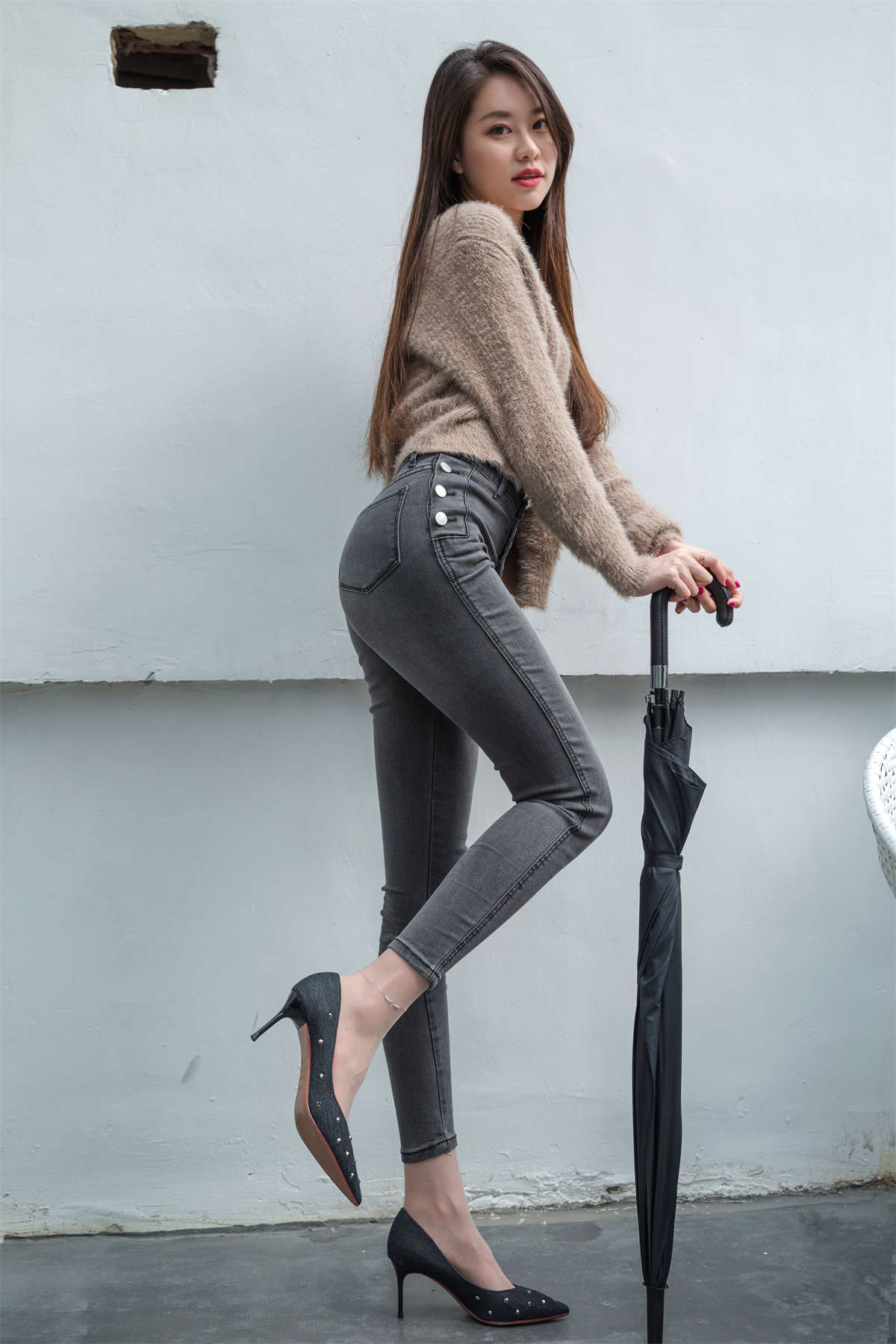 图片[2]-Sia不吃鱼 蜜大腿白哲jiojio-日更街拍