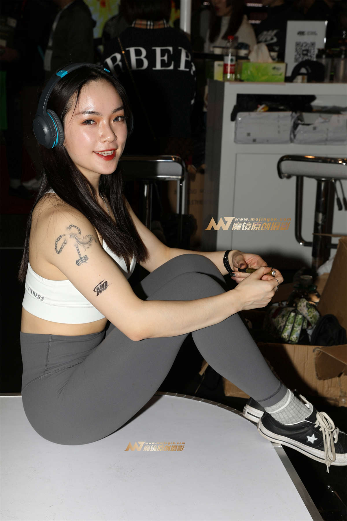 s曲线瑜伽妹子-日更街拍