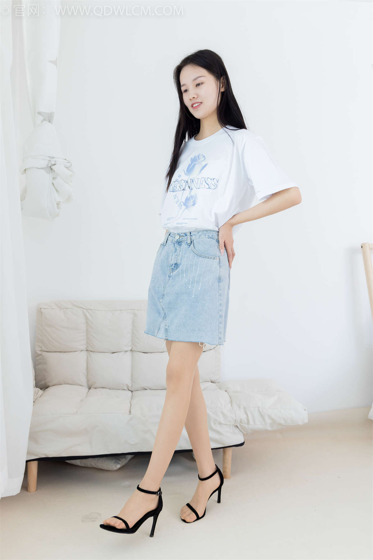 图片[2]-物恋传媒 NO.1756 颜颜-暖阳下-日更街拍