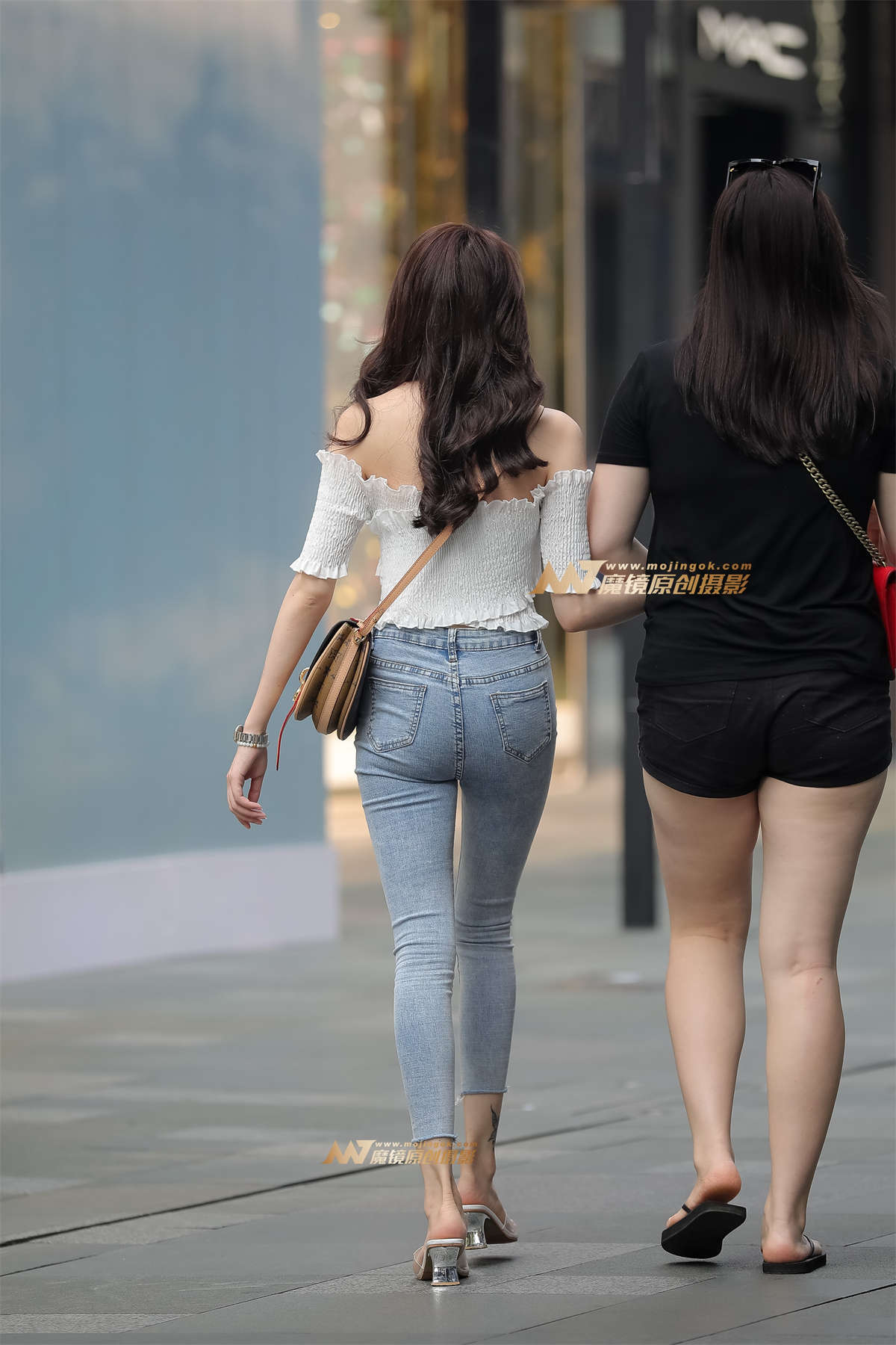 图片[2]-【凯恩赛帖】紧牛苗条长腿-日更街拍