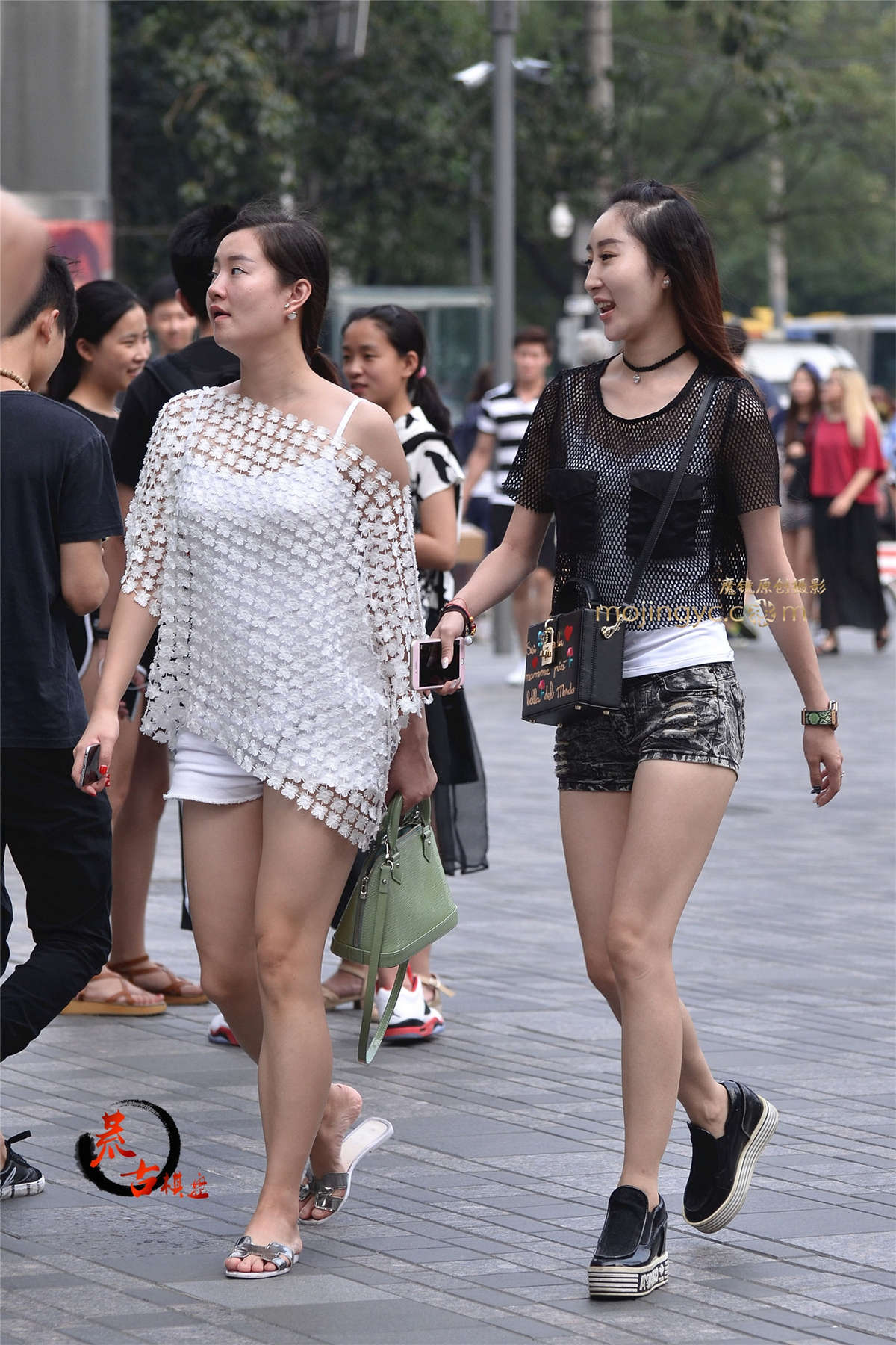 图片[2]-11-23 紧身热裤-日更街拍