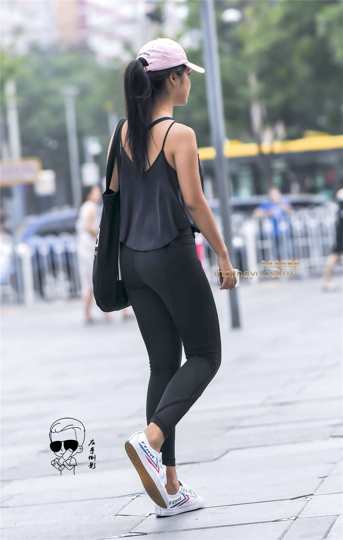 图片[2]-紧裤包裹出性感好身材-日更街拍