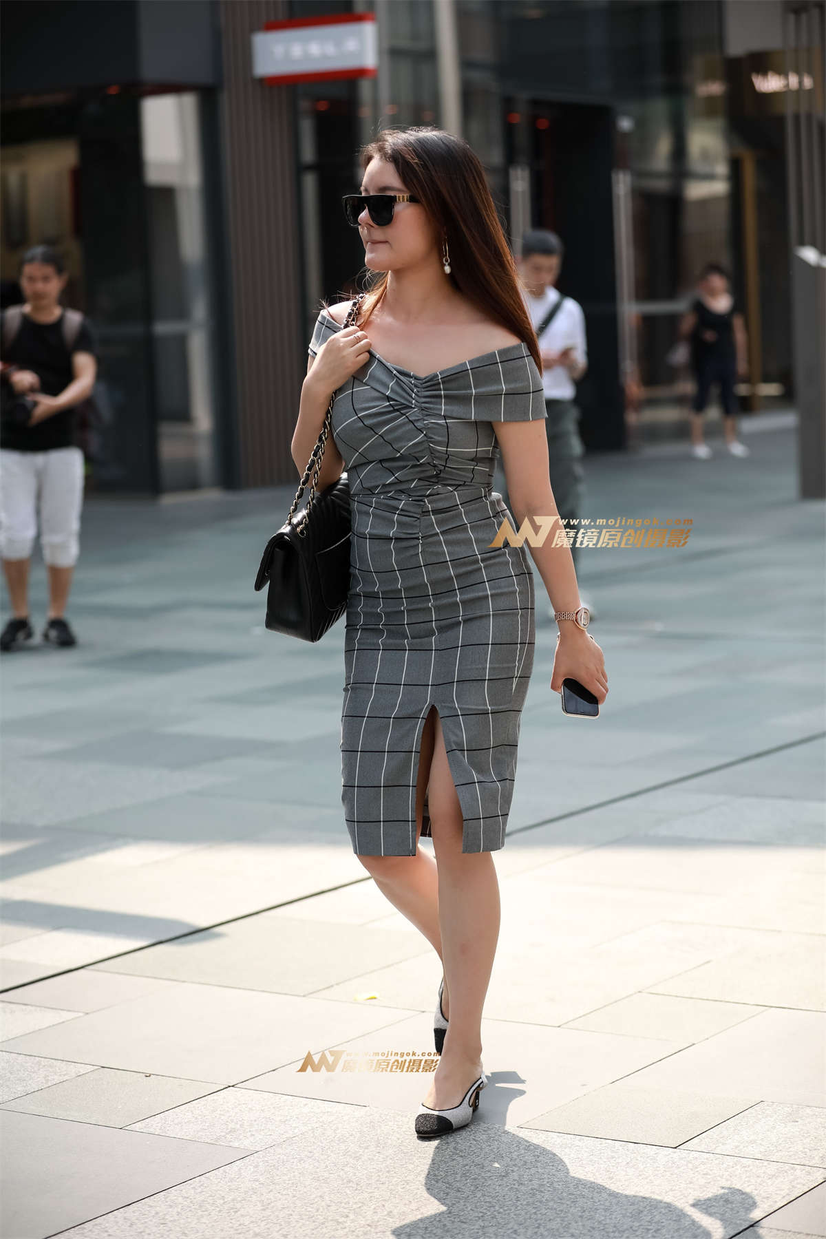 【凯恩赛帖】紧裙翘臀少妇-日更街拍