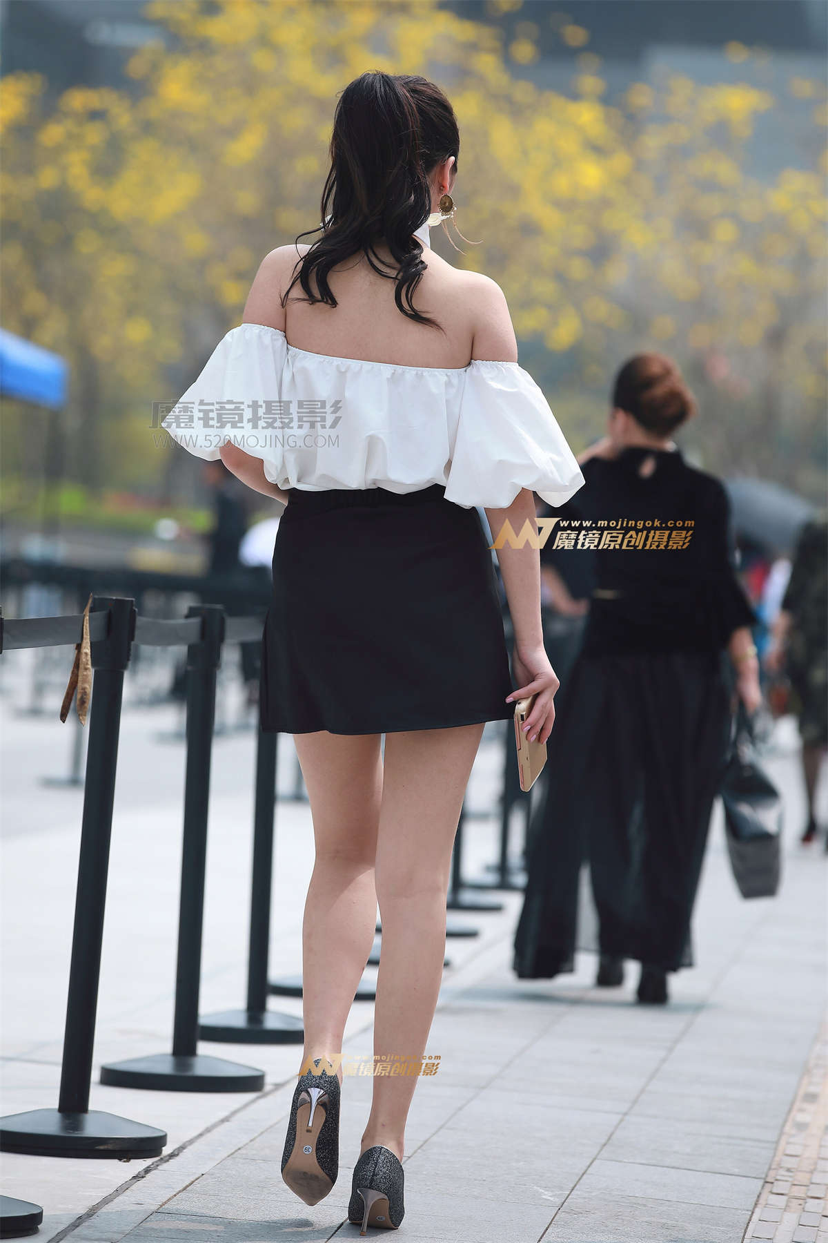 图片[2]-【风舞赛贴】短裙，裸腿，高跟-日更街拍