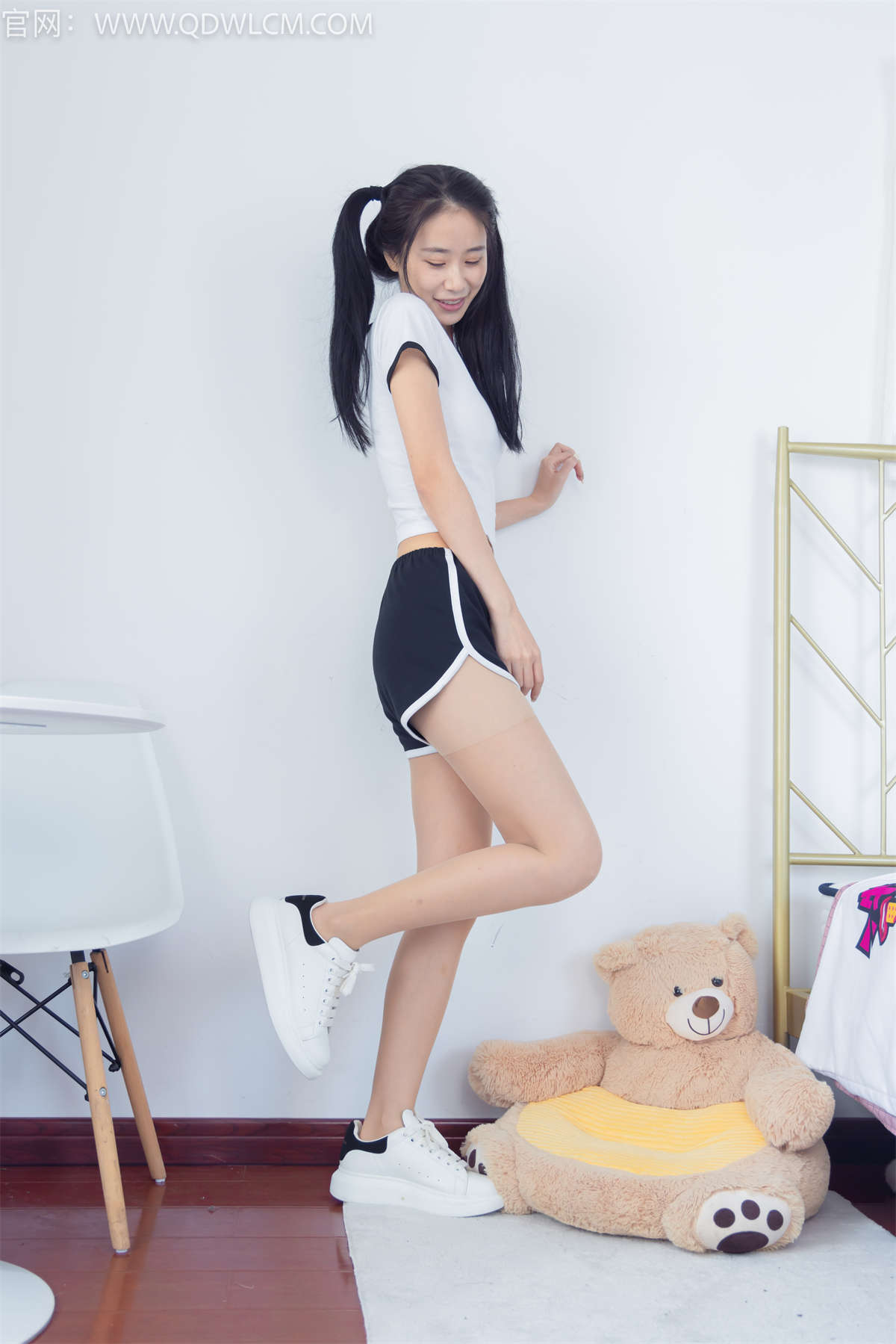 物恋传媒 NO.1290 菜菜-陪你度过漫长岁月-日更街拍