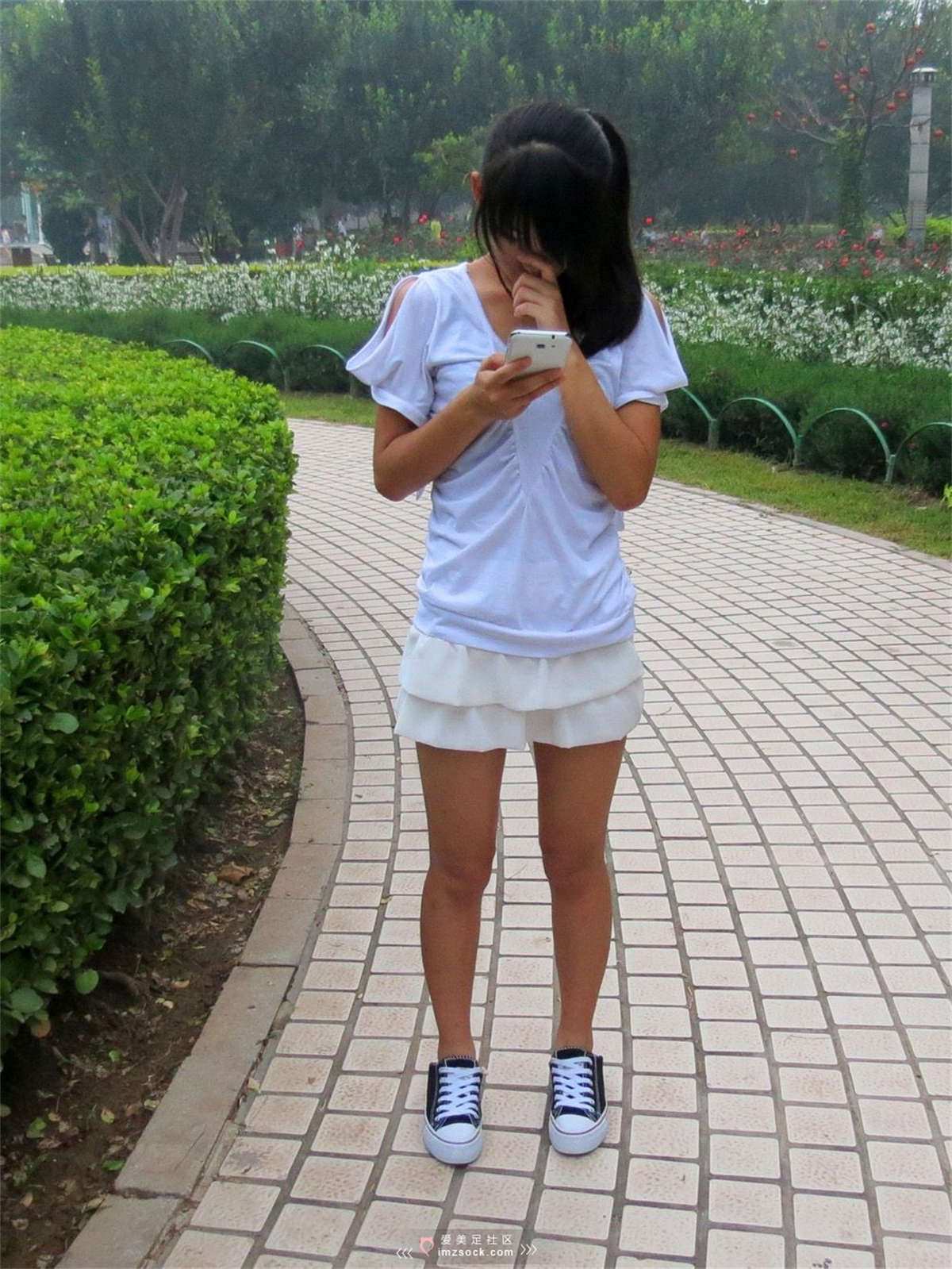 MZSOCK-2018 No.269 马尾小女生光滑嫩腿短裙白棉袜 【第二季】-日更街拍