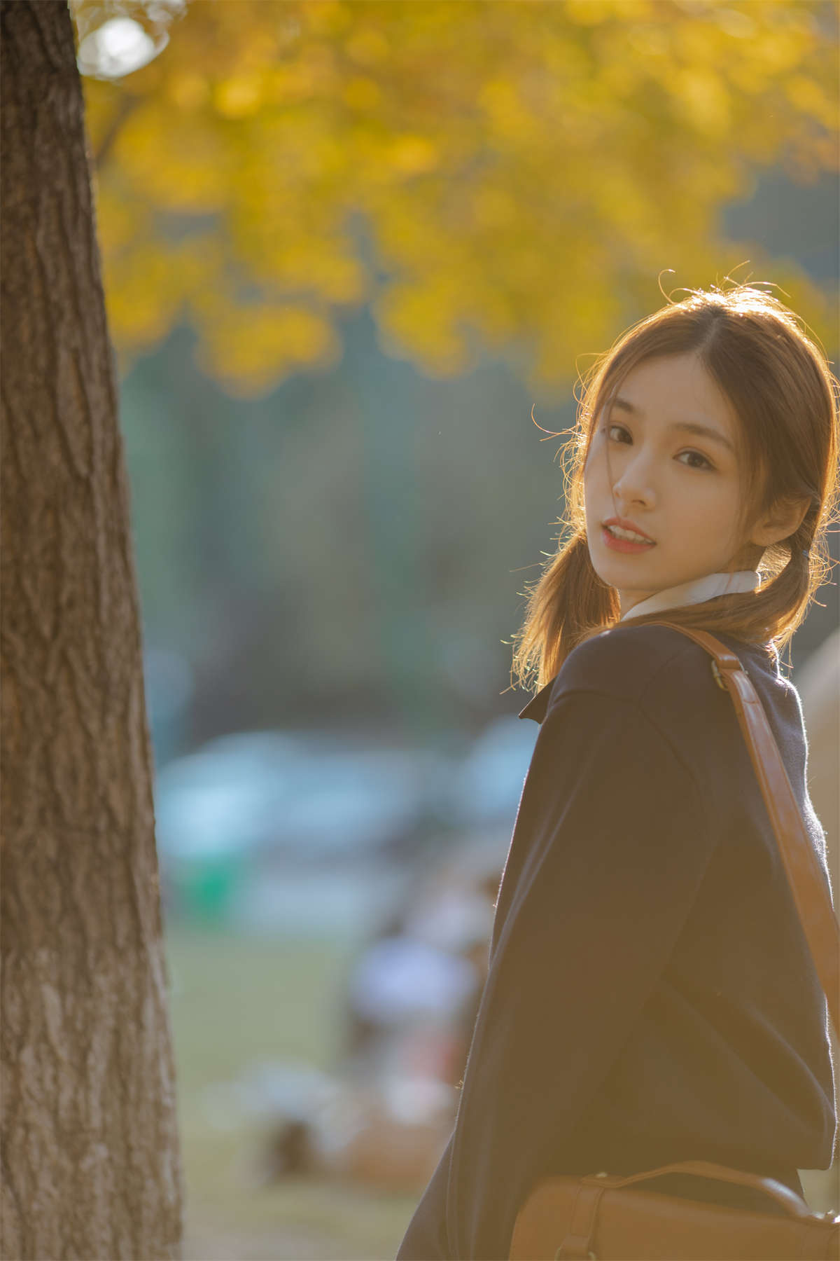 图片[2]-YITUYU艺图语 2022.01.19 秋天，陪你一起看银杏 朱云慧大魔王-日更街拍