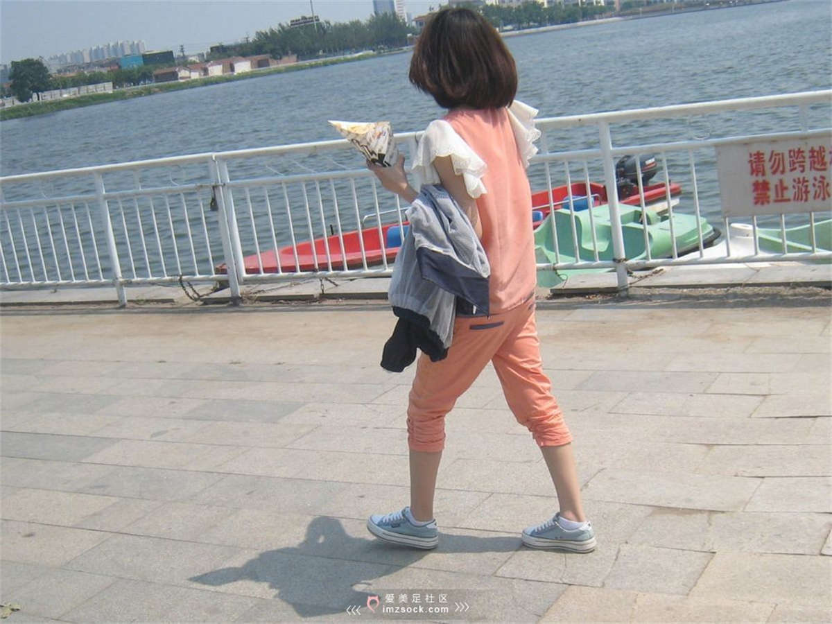 图片[2]-MZSOCK-2018 No.270 短发浅蓝色帆布鞋白袜妹-日更街拍