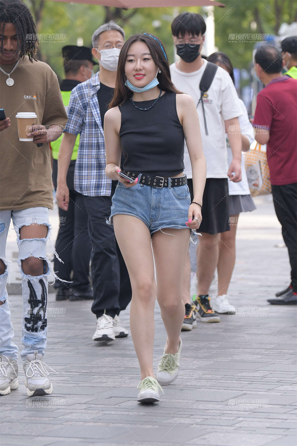 牛仔热裤辣味美女-日更街拍