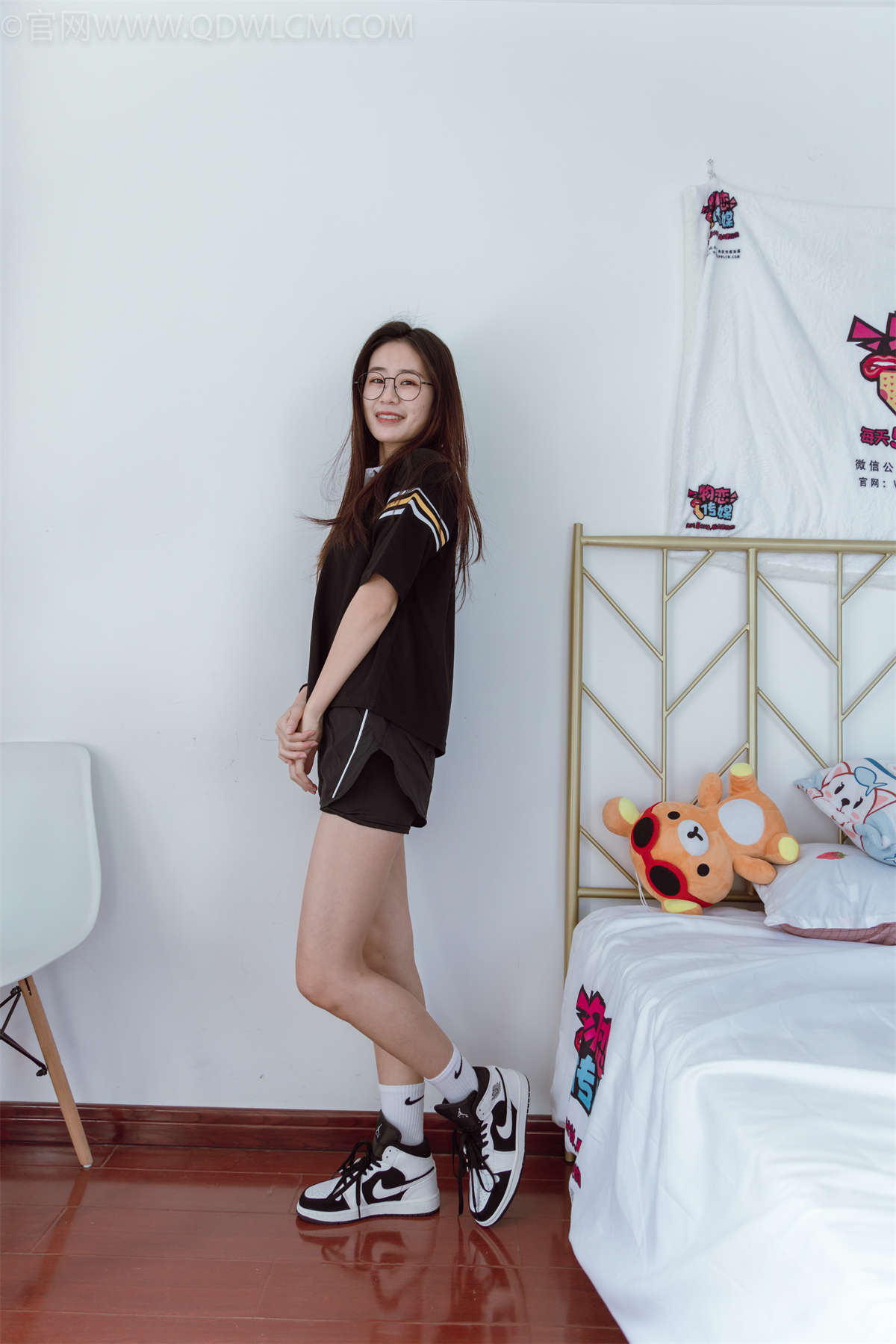 图片[2]-物恋传媒 NO.1075 菜菜-黑白配-日更街拍