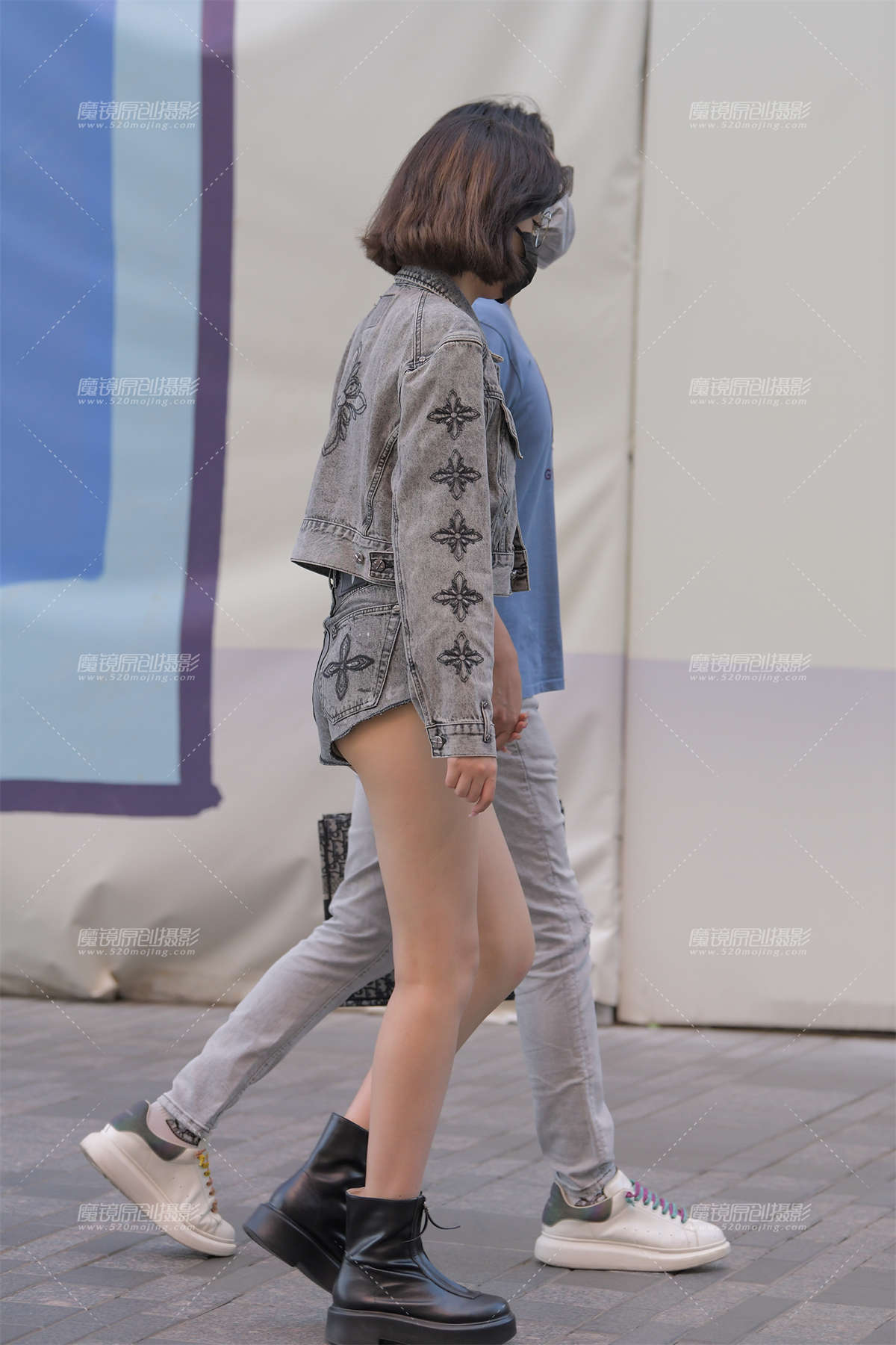 图片[2]-牛仔热裤长腿美女-日更街拍