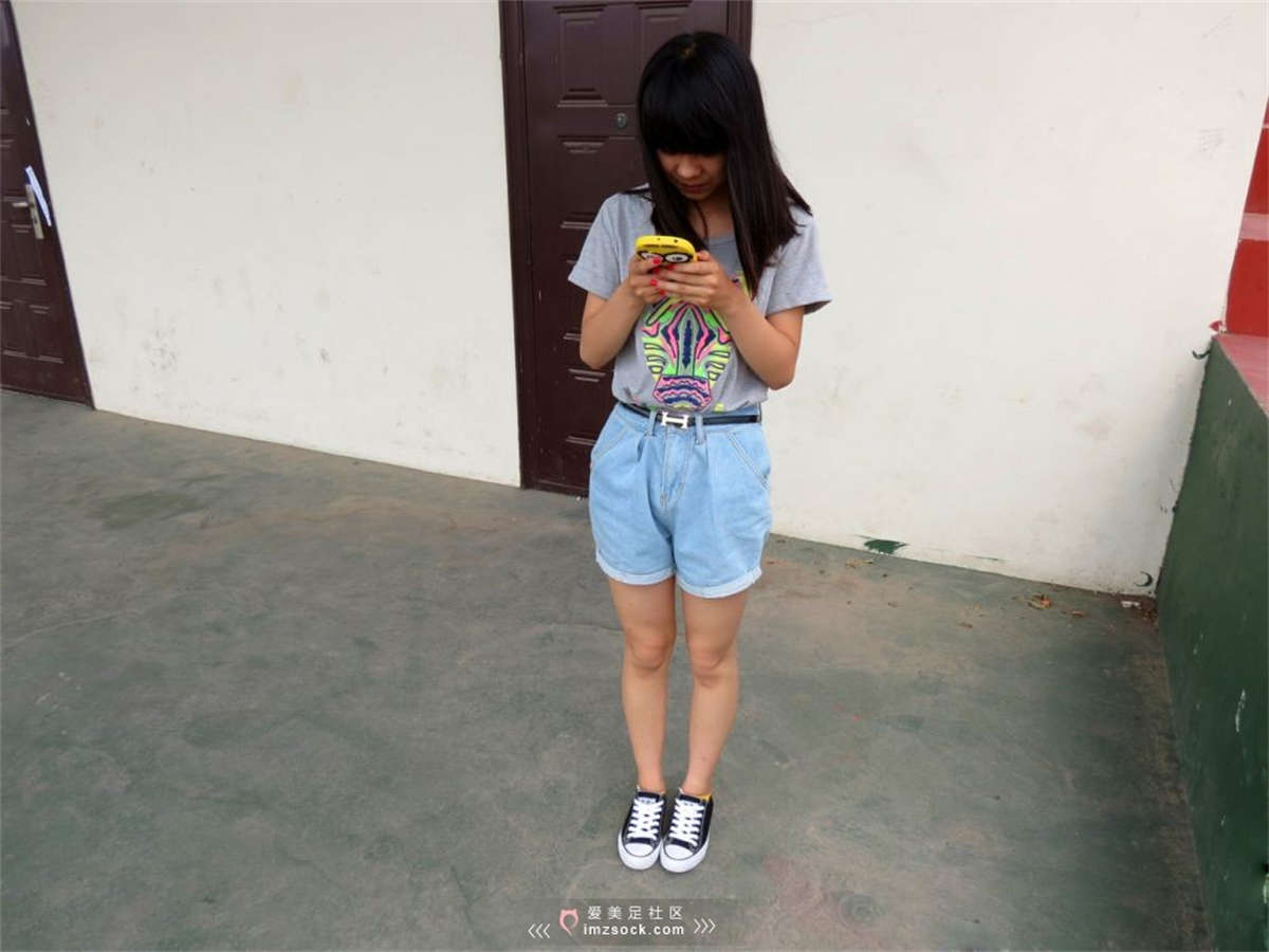 图片[2]-MZSOCK-2018 No.272 嫩腿热裤清纯帆布鞋少女【第一季】-日更街拍