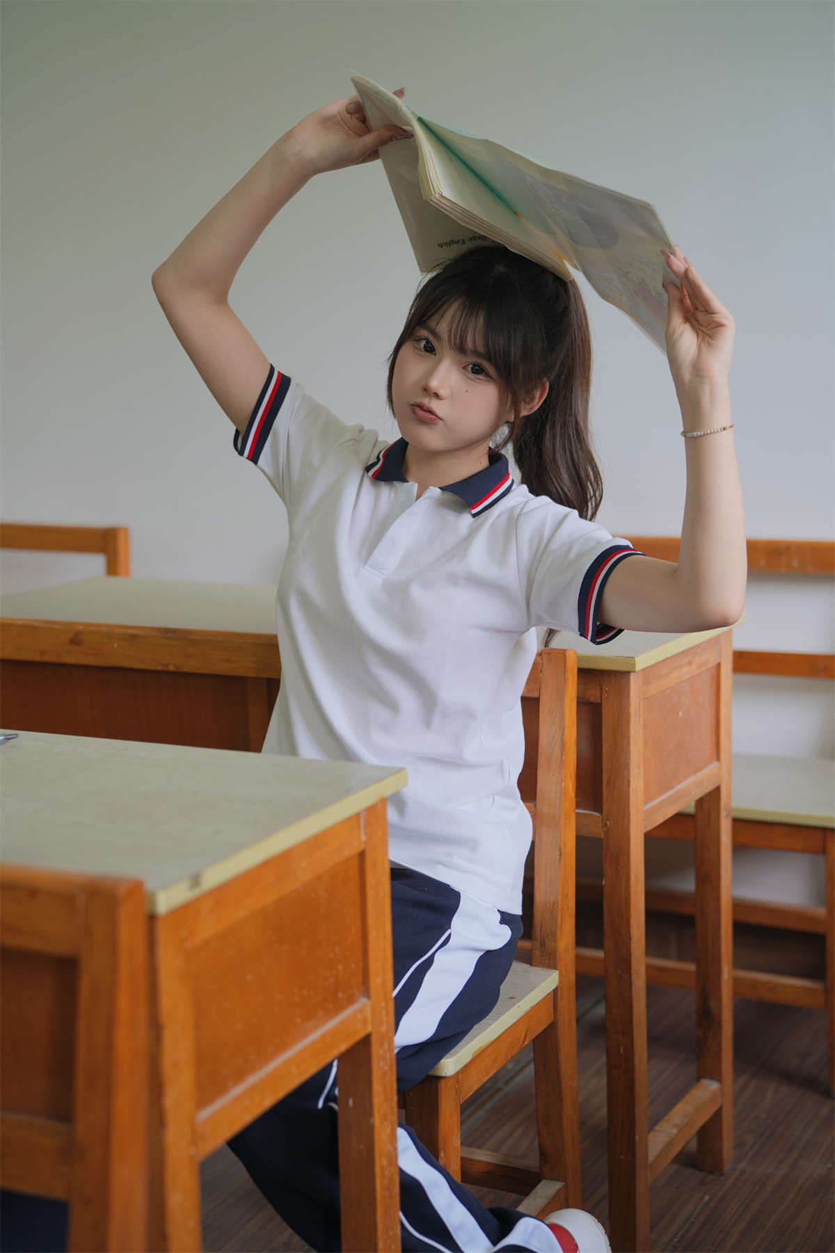 YITUYU艺图语 2023.05.04 春日校园 shiro-日更街拍