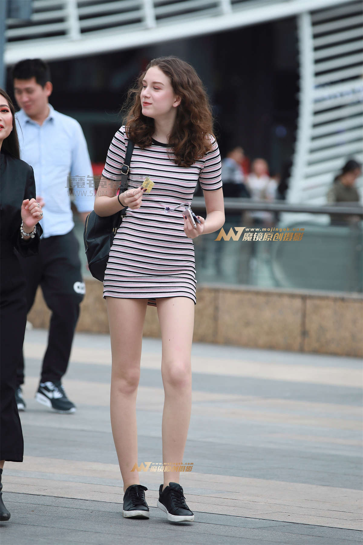 图片[2]-【风舞赛贴】短裙美腿，漂亮洋妞-日更街拍