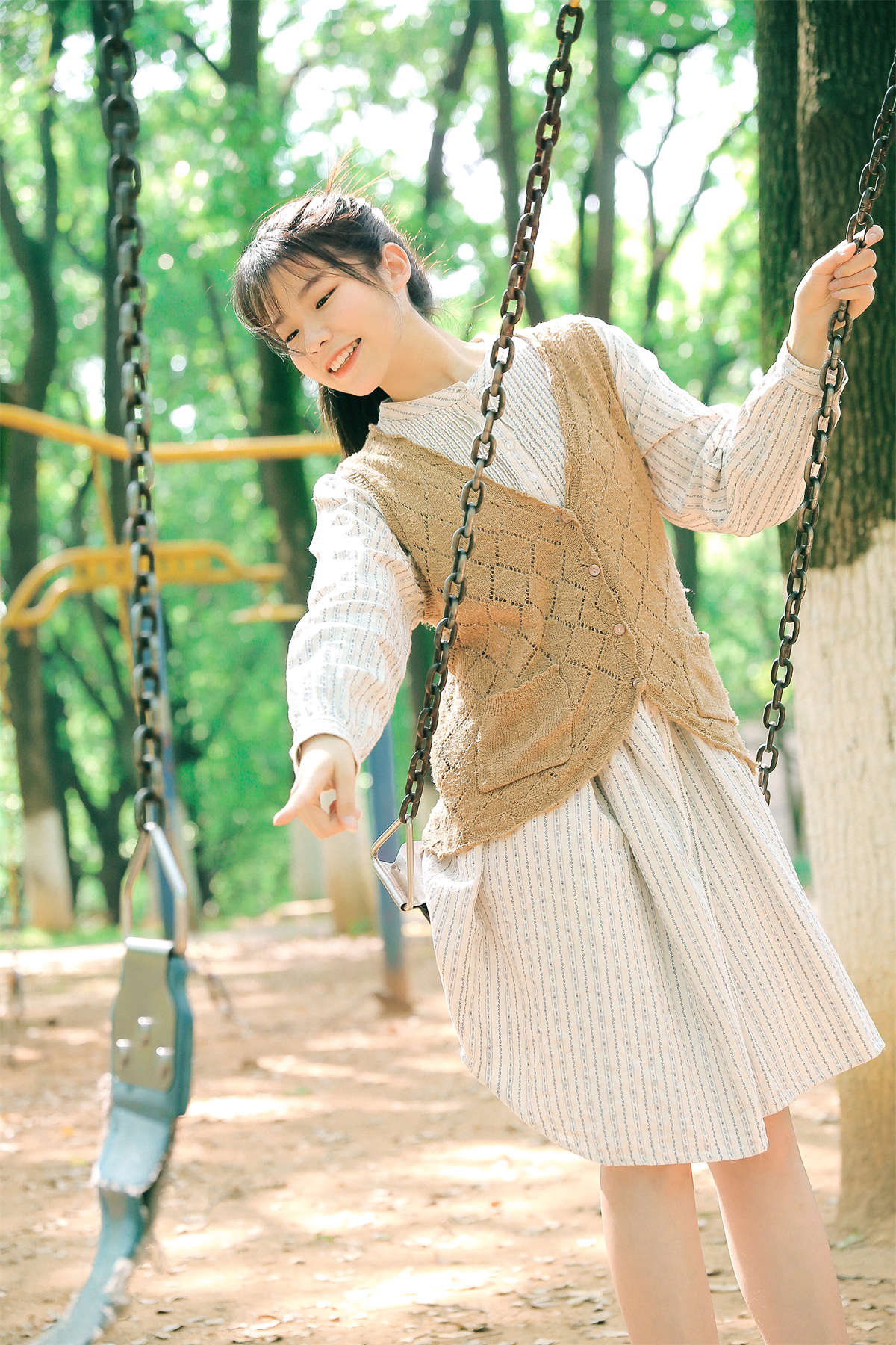 YITUYU艺图语 2022.05.18 夏末微风 紫傲-日更街拍