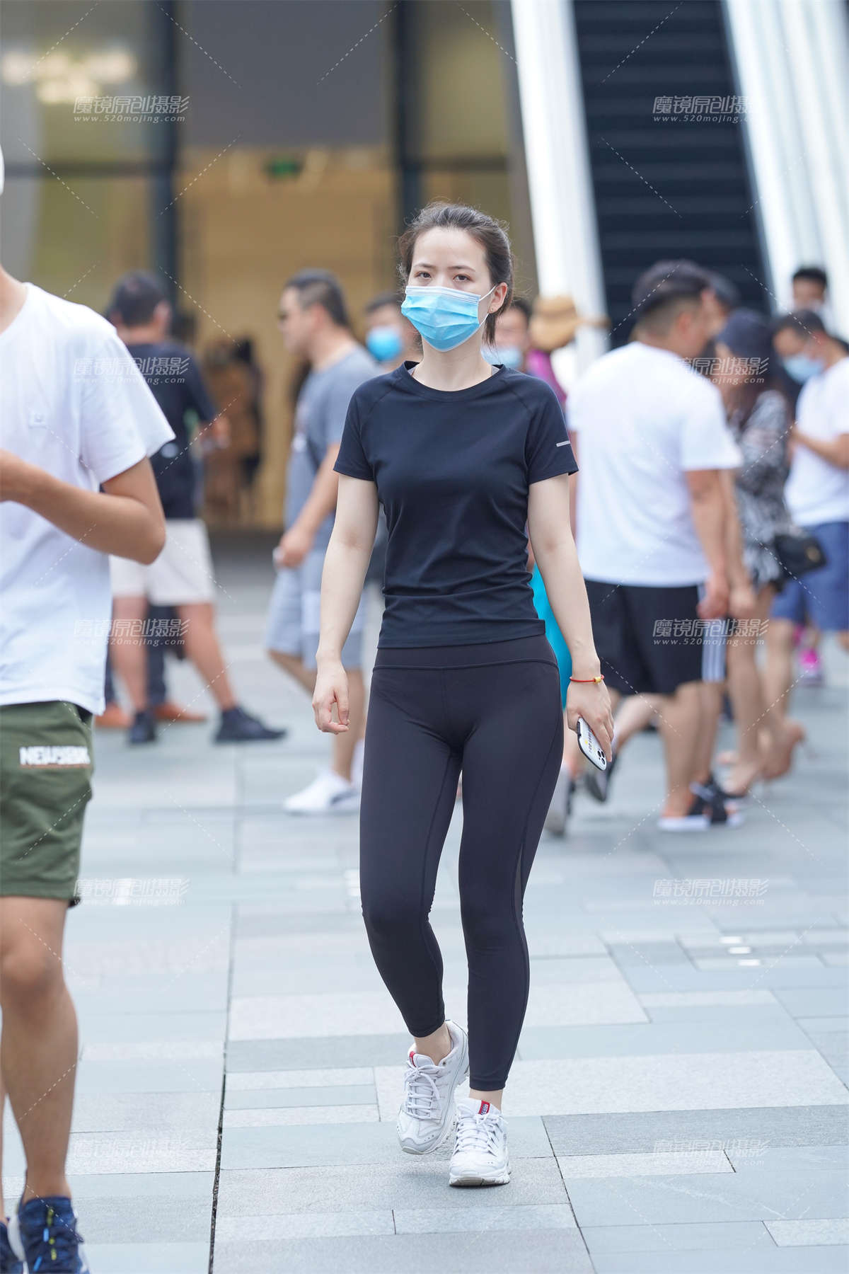 黑色瑜伽裤-日更街拍