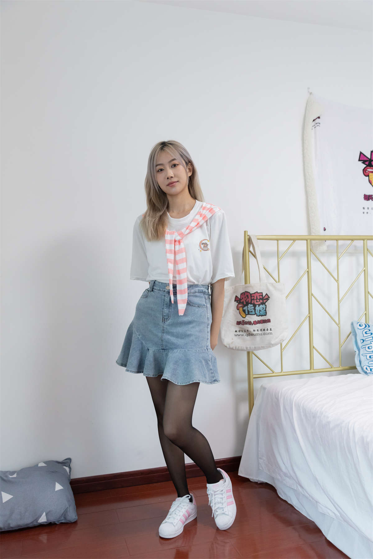 图片[2]-物恋传媒 NO.837 小鹿-烟花煮雨-日更街拍