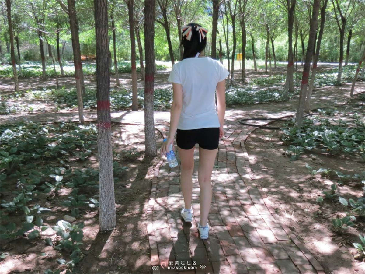 图片[2]-MZSOCK-2018 No.274 身材匀称清纯黑丝_棉袜美女帆布鞋【第二季】-日更街拍