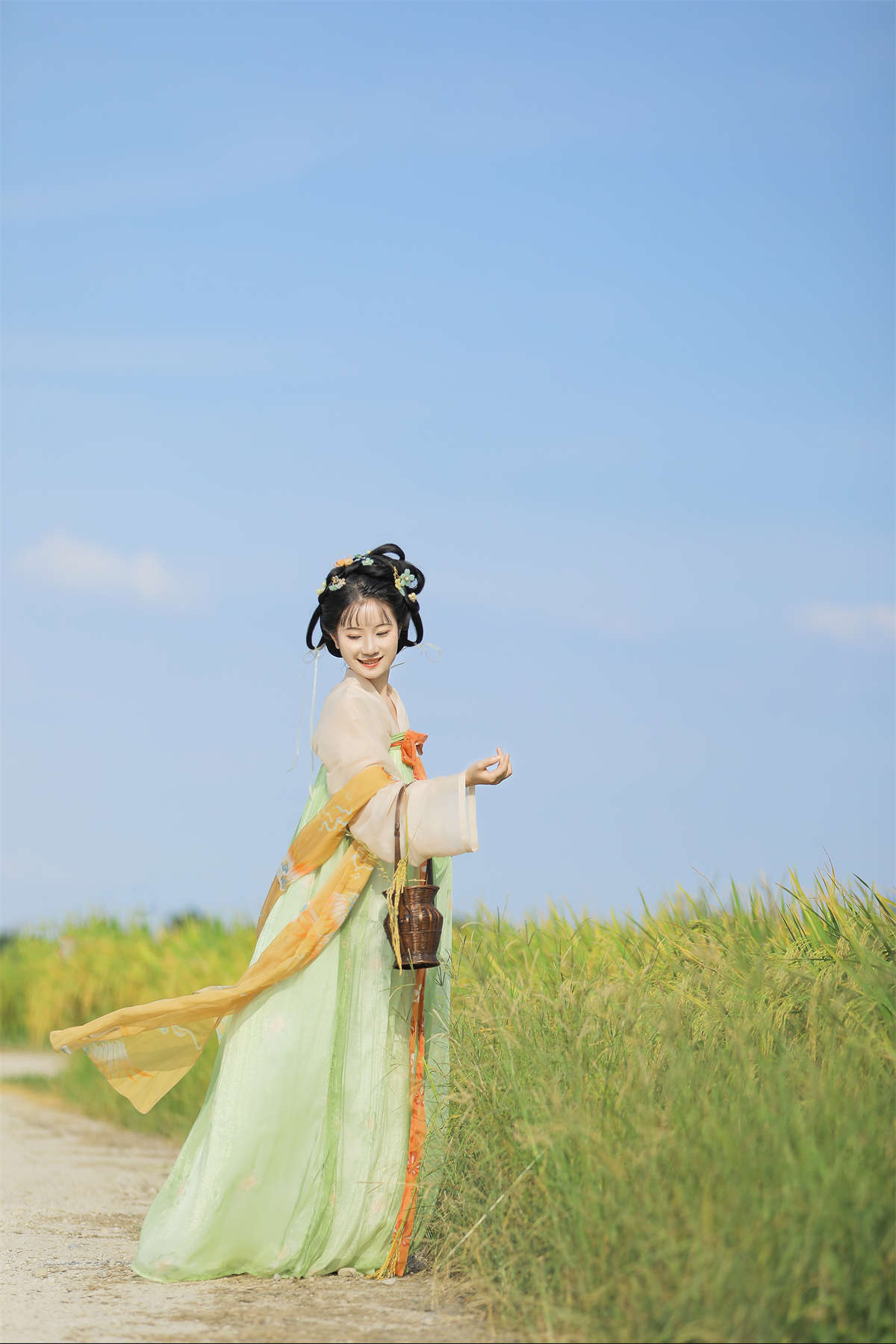 YITUYU艺图语 2022.04.08 稻香 莹莹-日更街拍