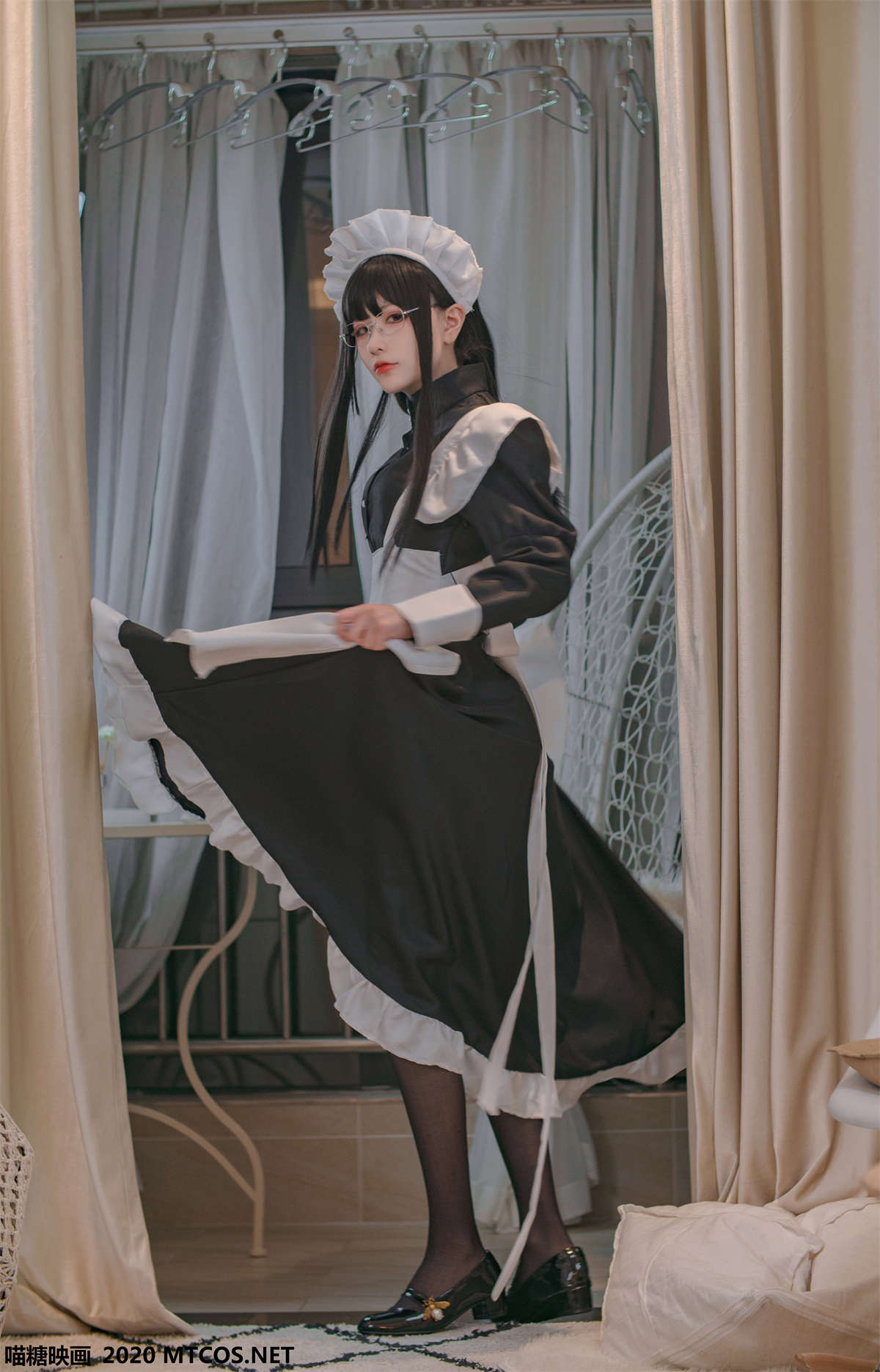 喵糖映画 VOL.120 女仆眼镜娘-日更街拍