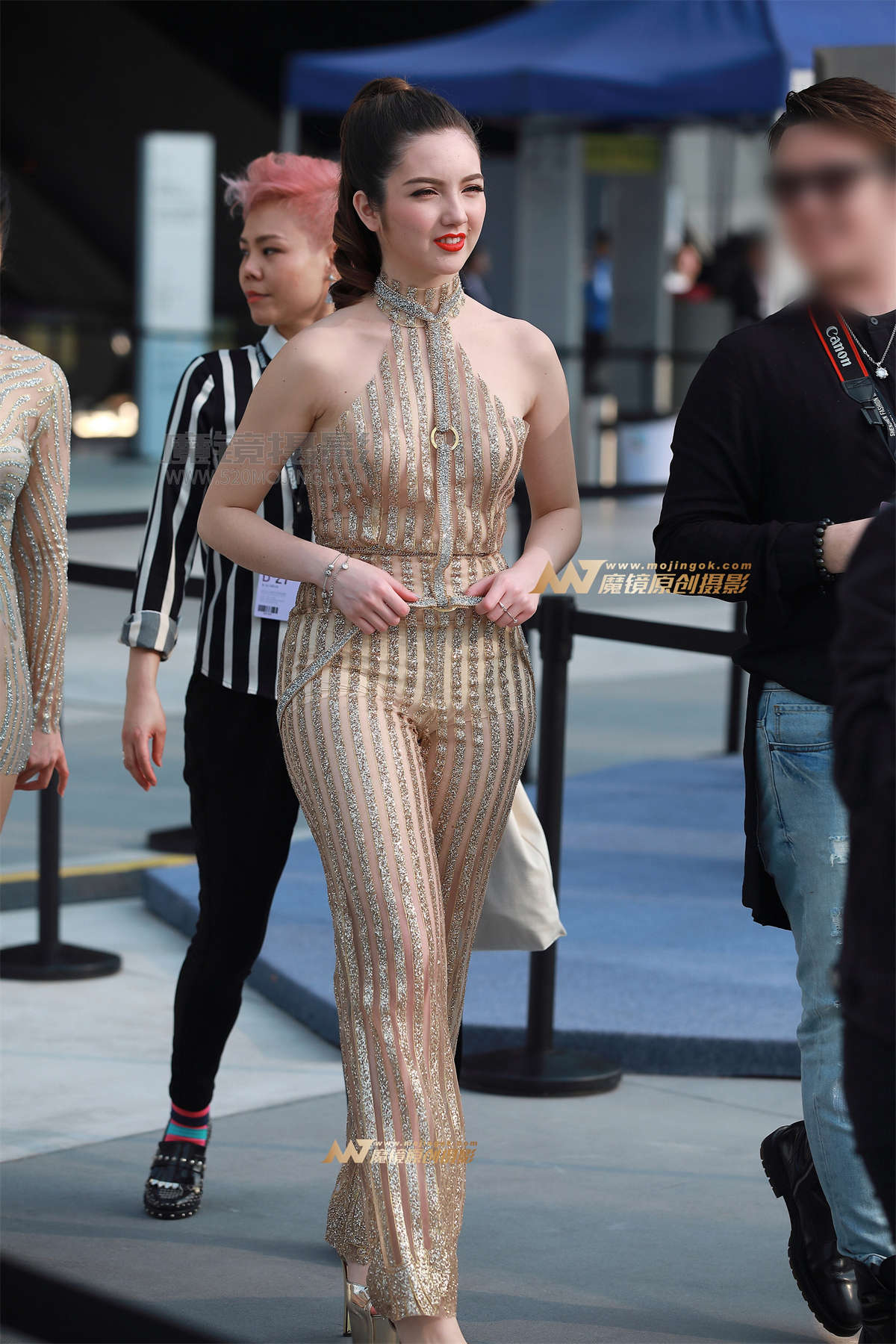 【风舞赛贴】紧身透视装，美女-日更街拍