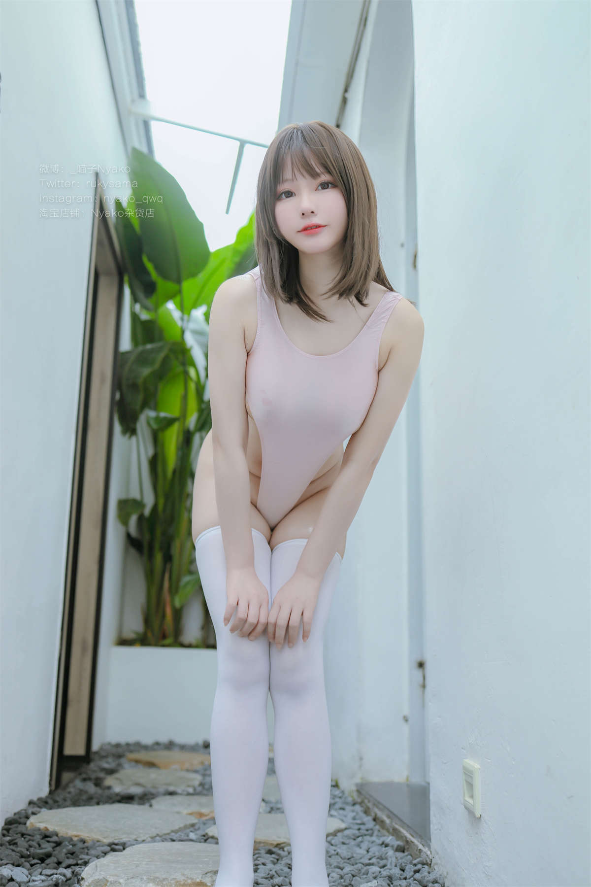 Nyako喵子 NO.046 粉色高叉竞泳-日更街拍