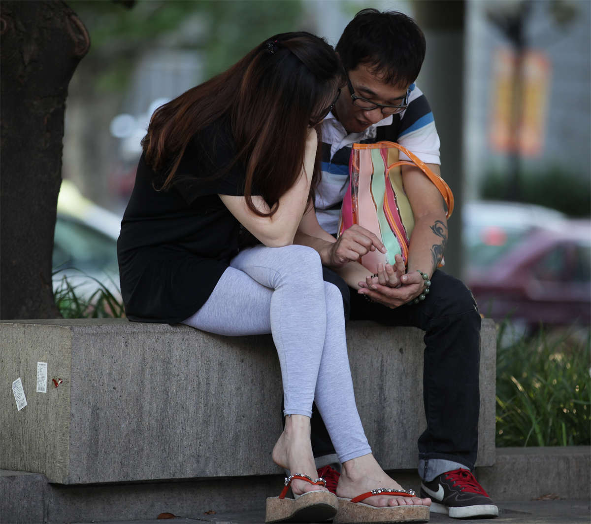 图片[2]-踏青公园街拍系列No.441 偶遇美足，每个角度都不能错过-日更街拍