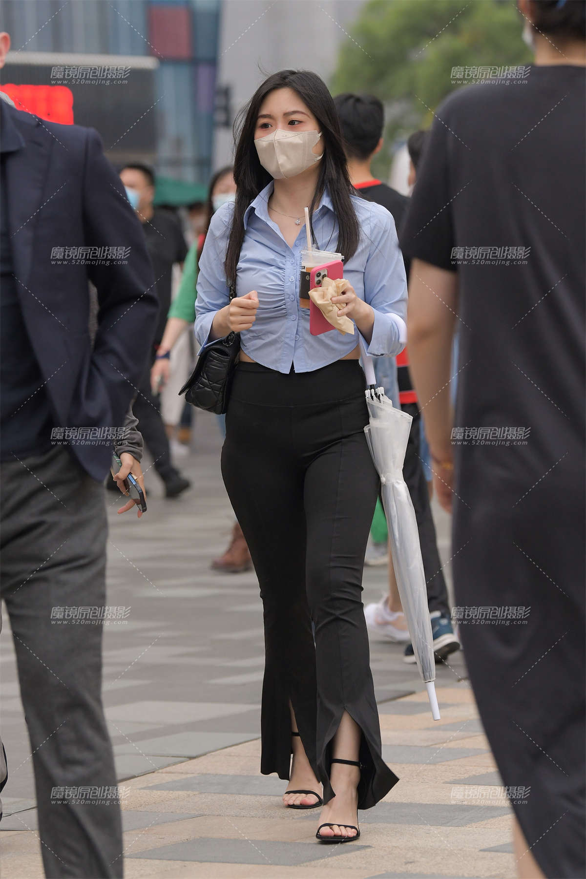 人群中的黑裤-日更街拍