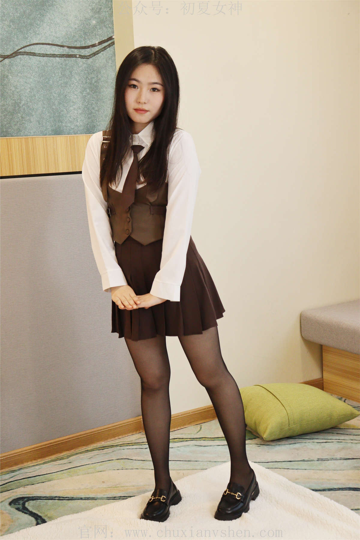 图片[2]-初夏女神 No.007 水吉 咖啡JK四件套搭配小黑皮鞋-日更街拍