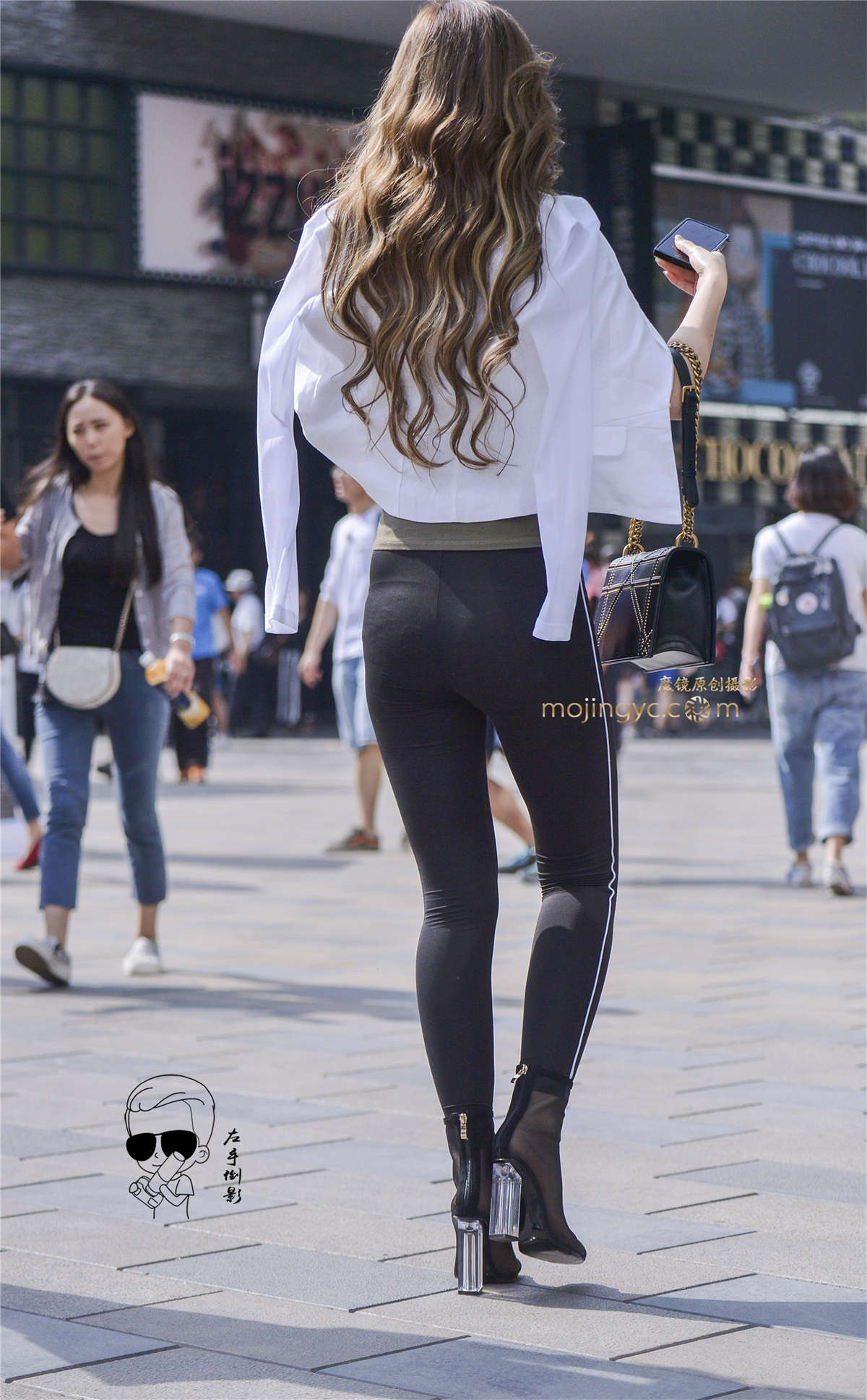 图片[2]-漂亮美女魔鬼身材-日更街拍